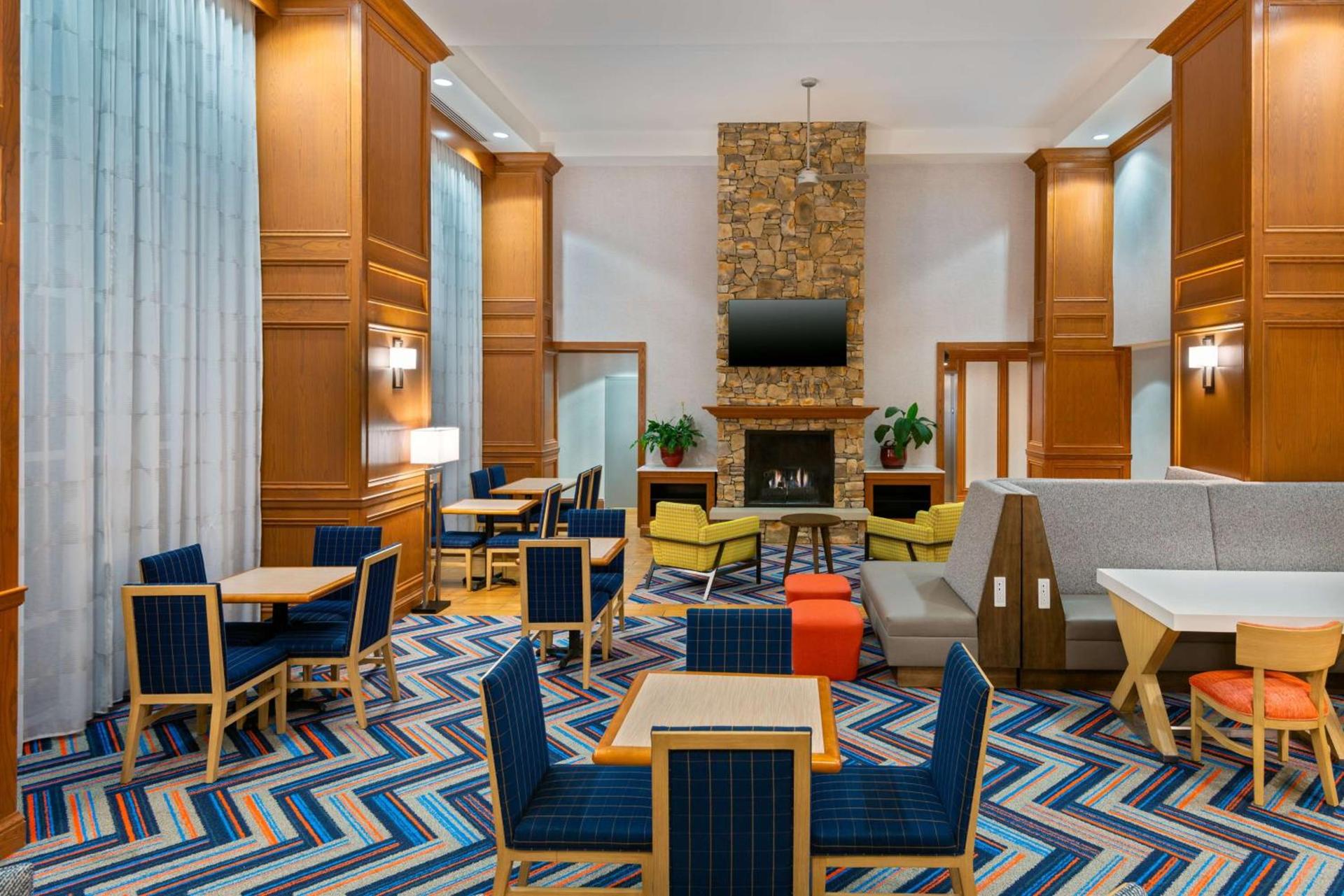 Hampton Inn & Suites Murfreesboro photo 42