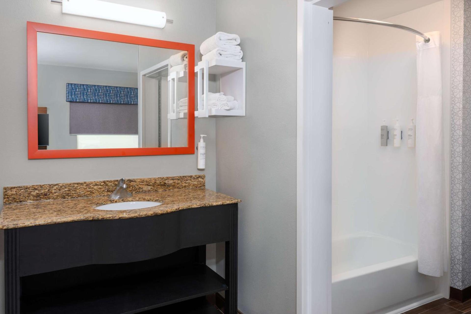 Hampton Inn & Suites Murfreesboro photo 28