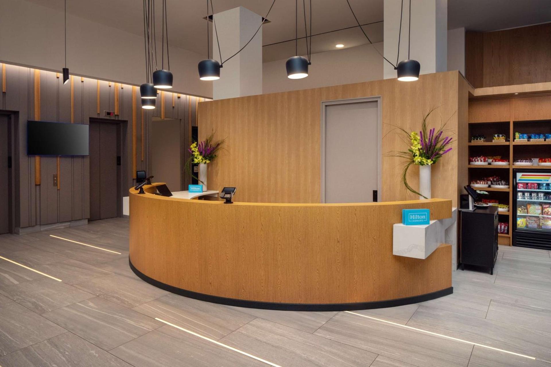 Hampton Inn by Hilton New York Times Square photo 2