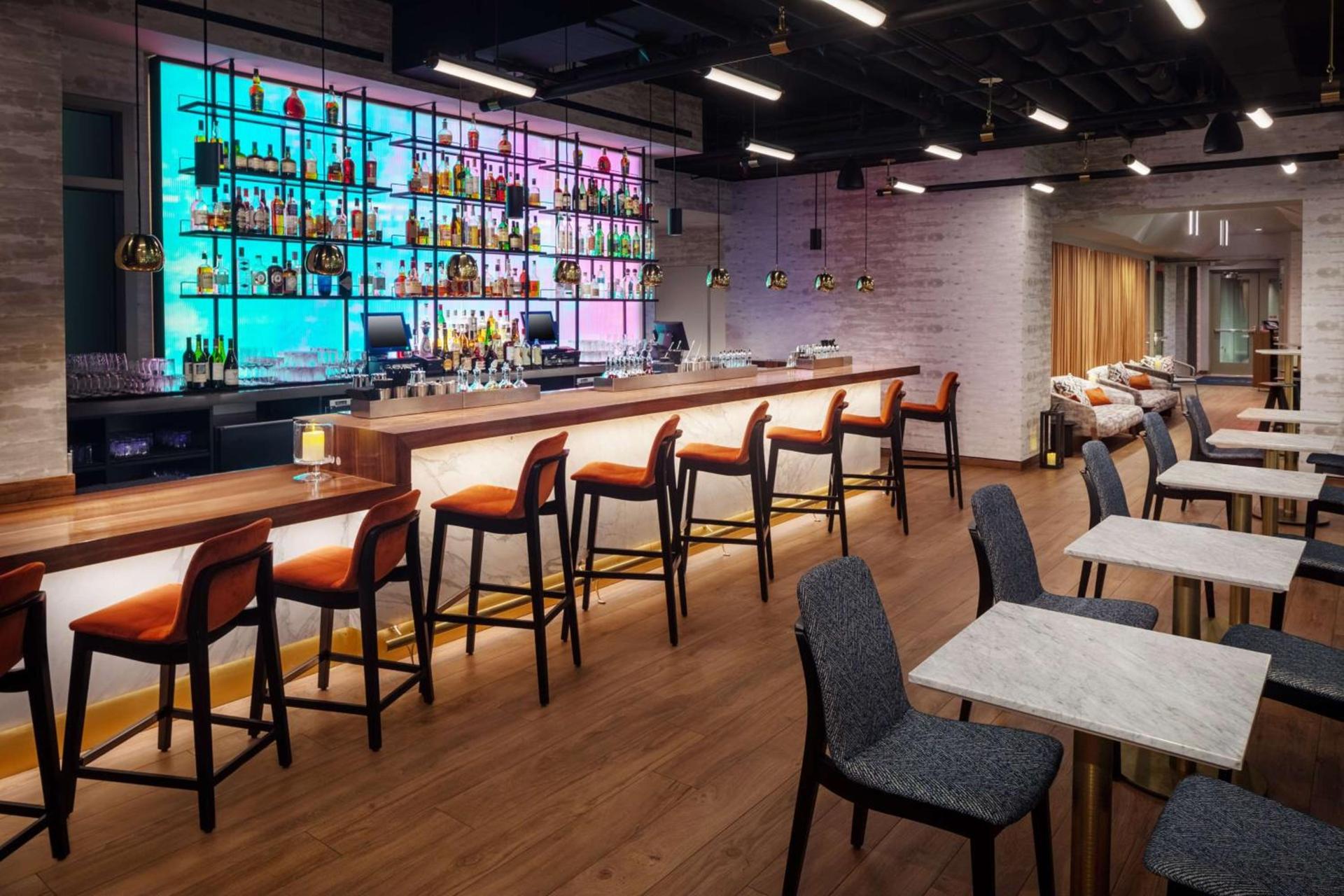 Hampton Inn by Hilton New York Times Square photo 6