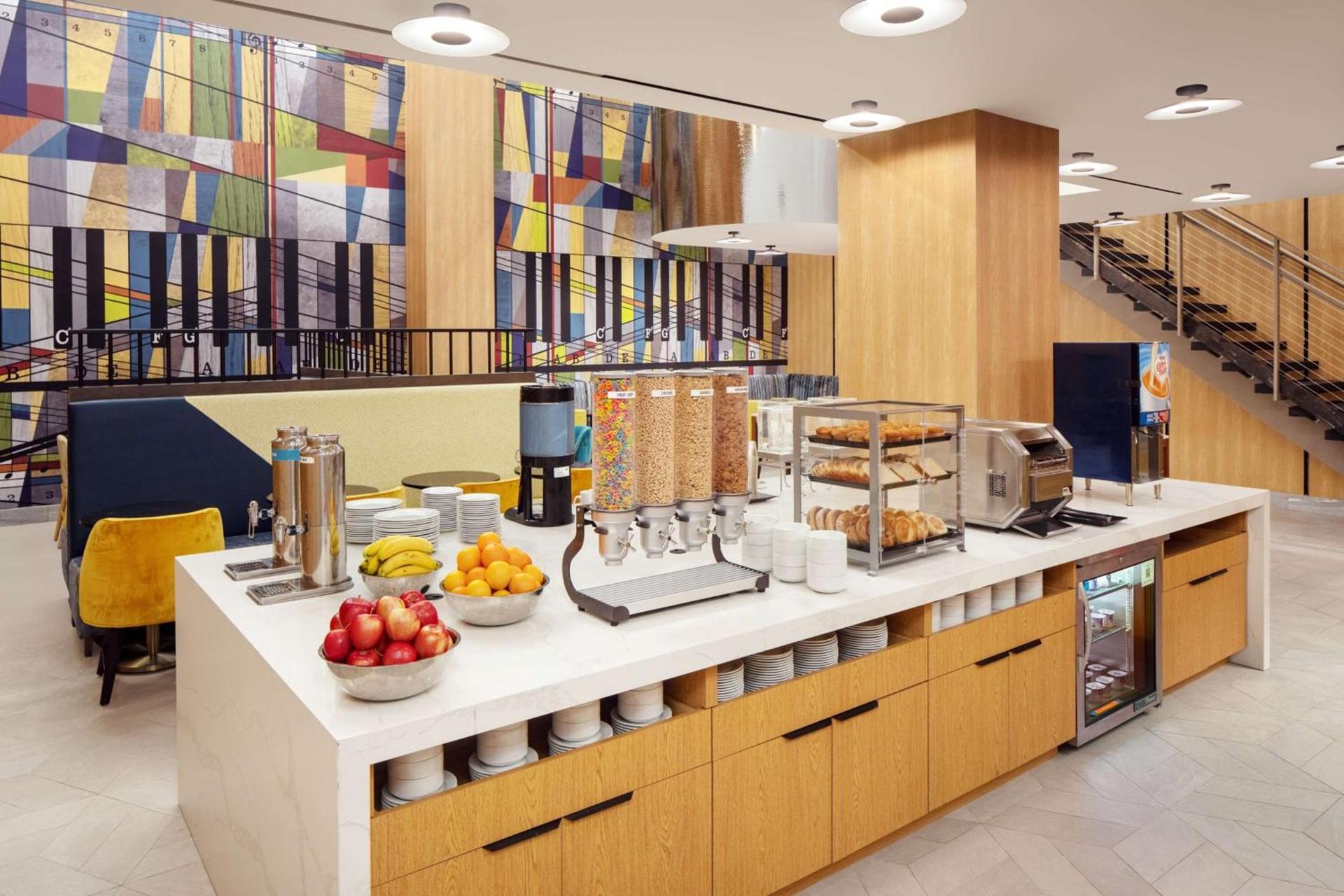 Hampton Inn by Hilton New York Times Square photo 7