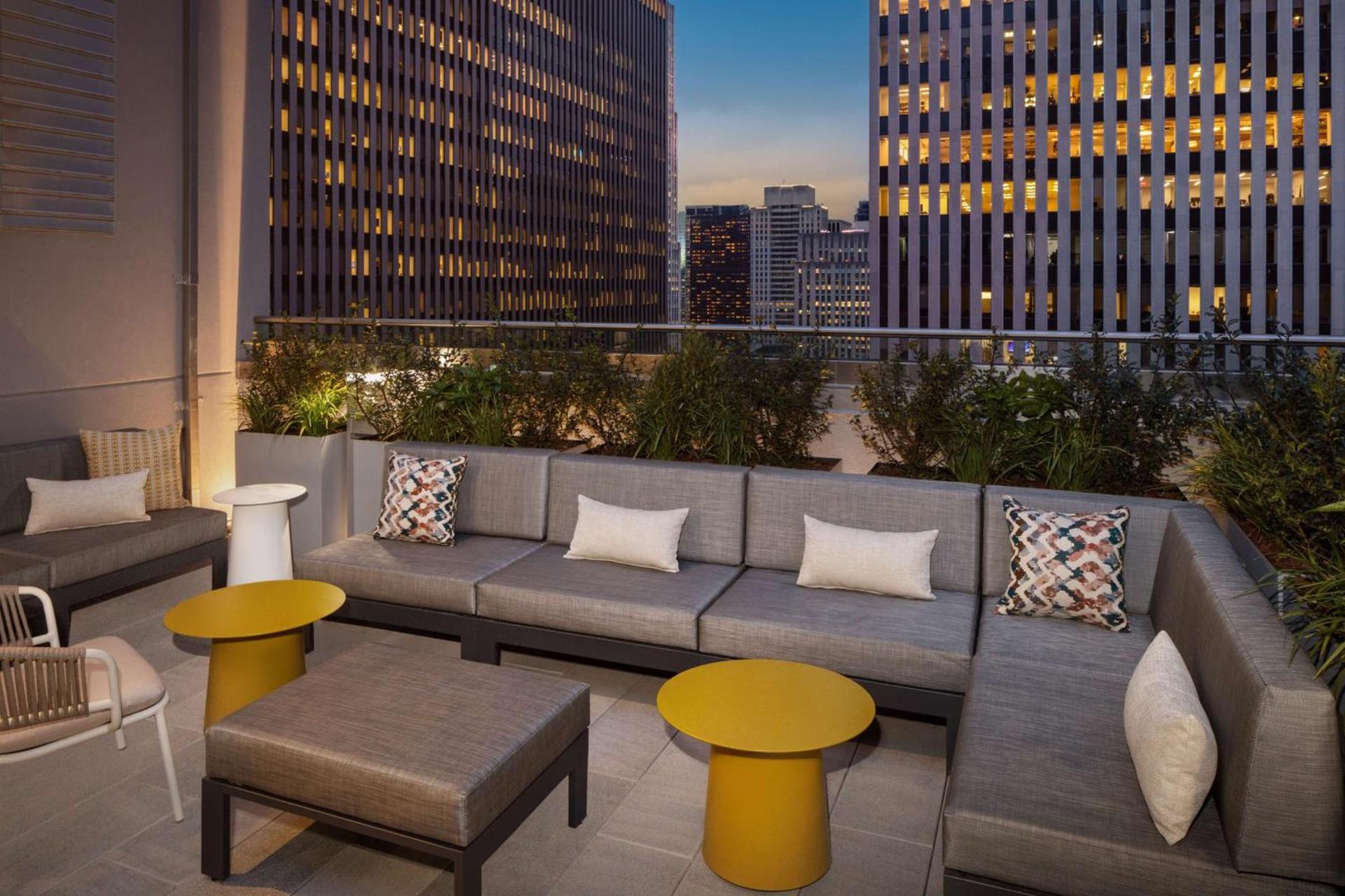 Hampton Inn by Hilton New York Times Square photo 8