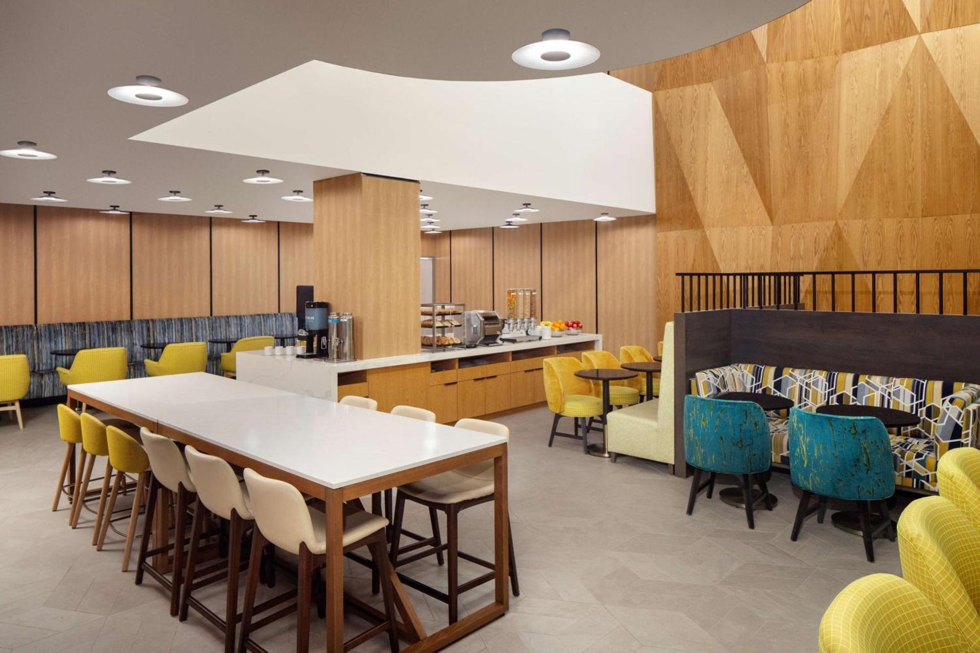 Hampton Inn by Hilton New York Times Square photo 9