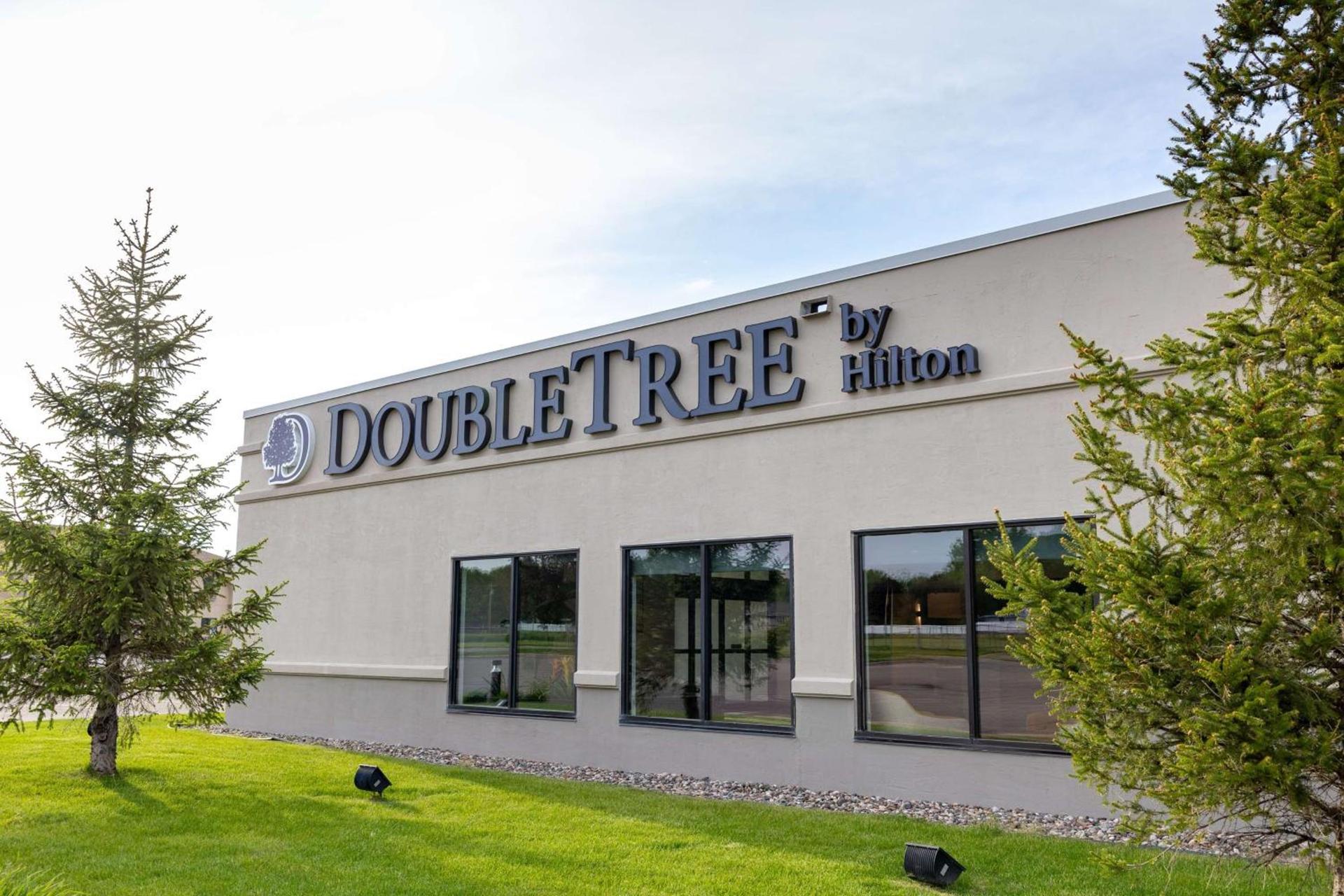 DoubleTree by Hilton Austin, MN photo 1