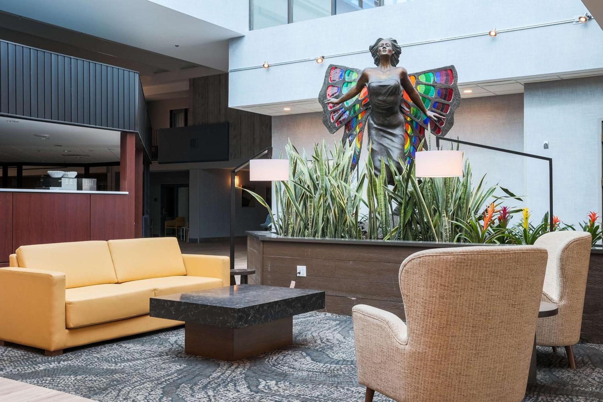 DoubleTree by Hilton Austin, MN photo 3