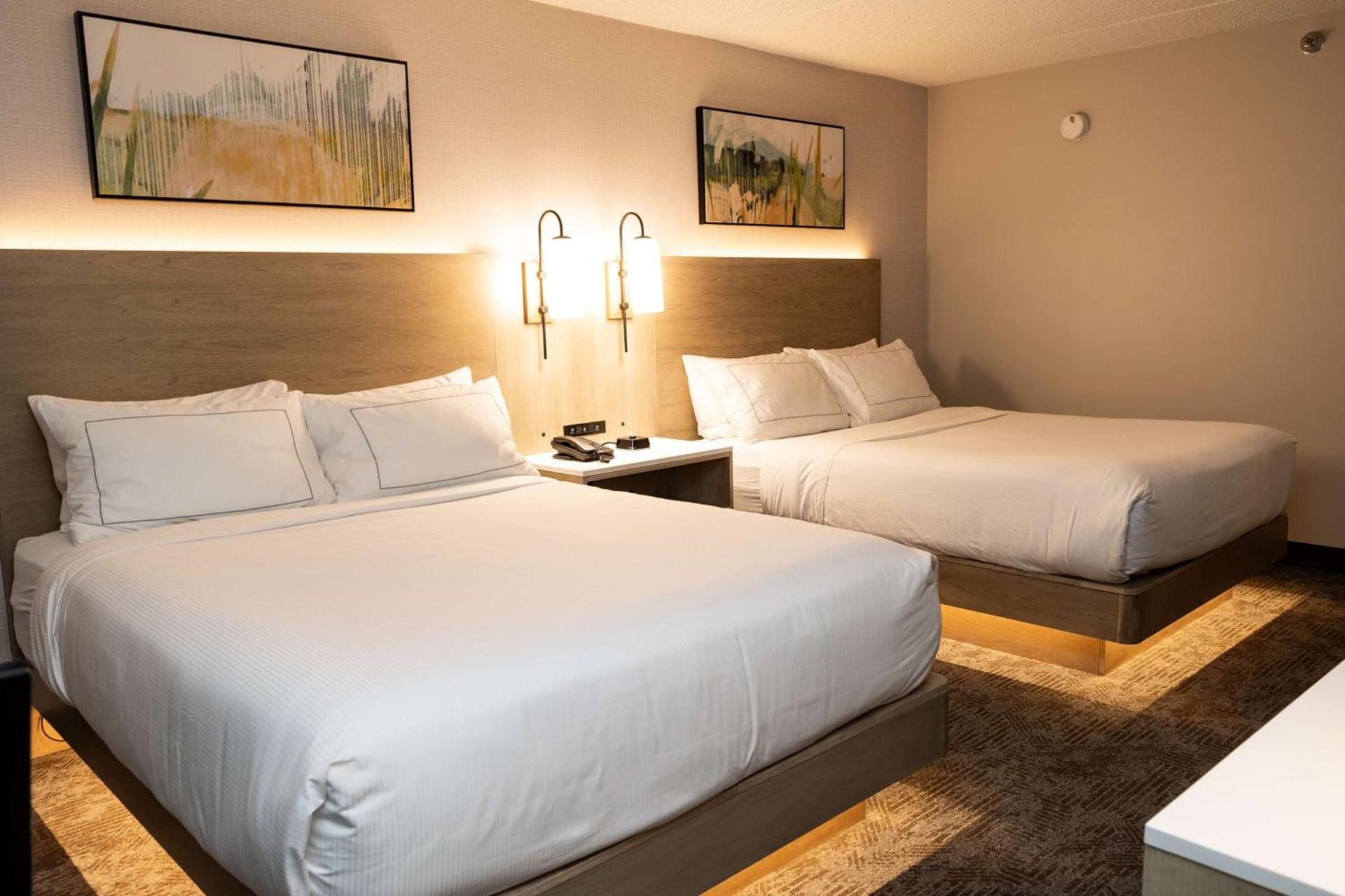 DoubleTree by Hilton Austin, MN photo 12