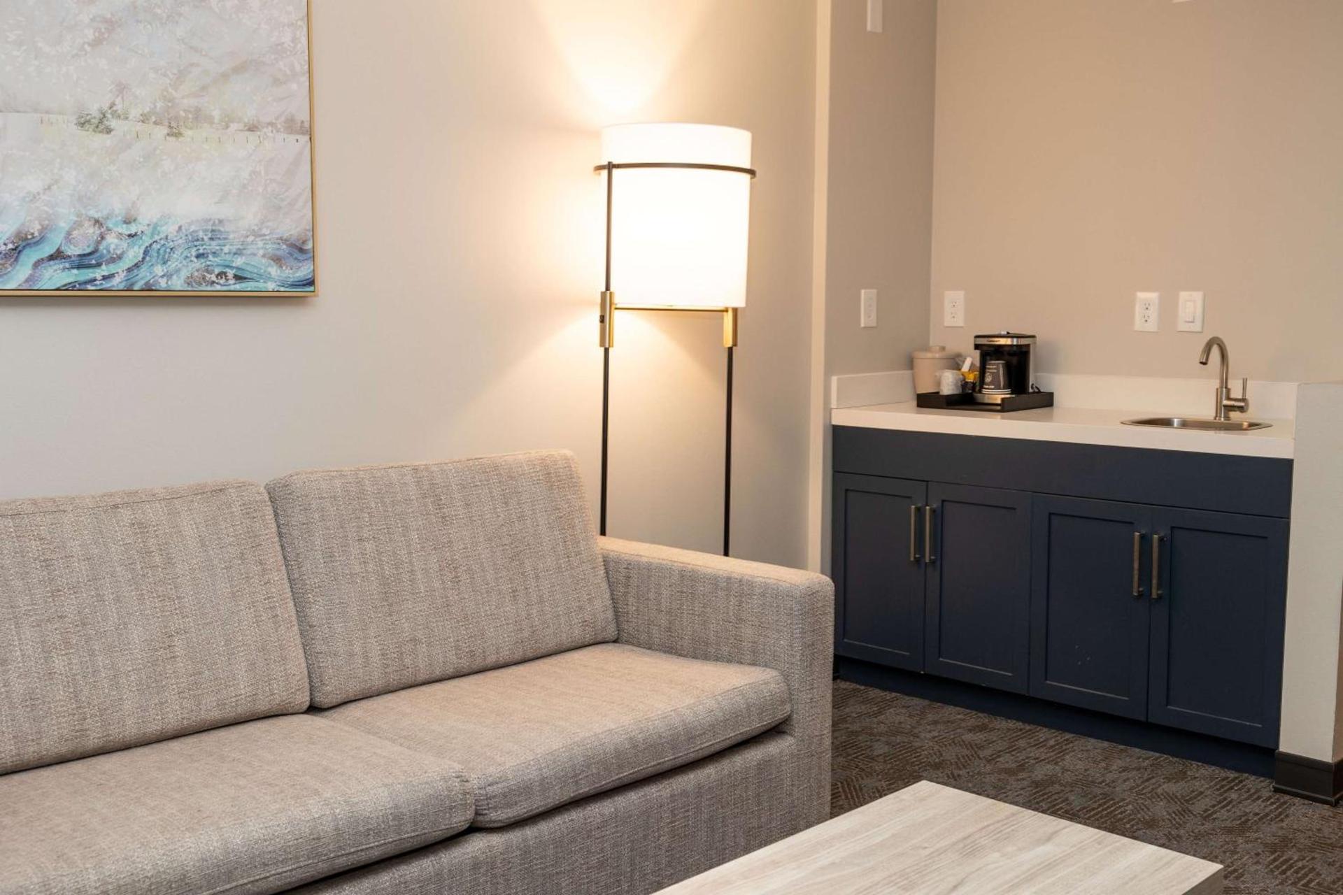 DoubleTree by Hilton Austin, MN photo 14