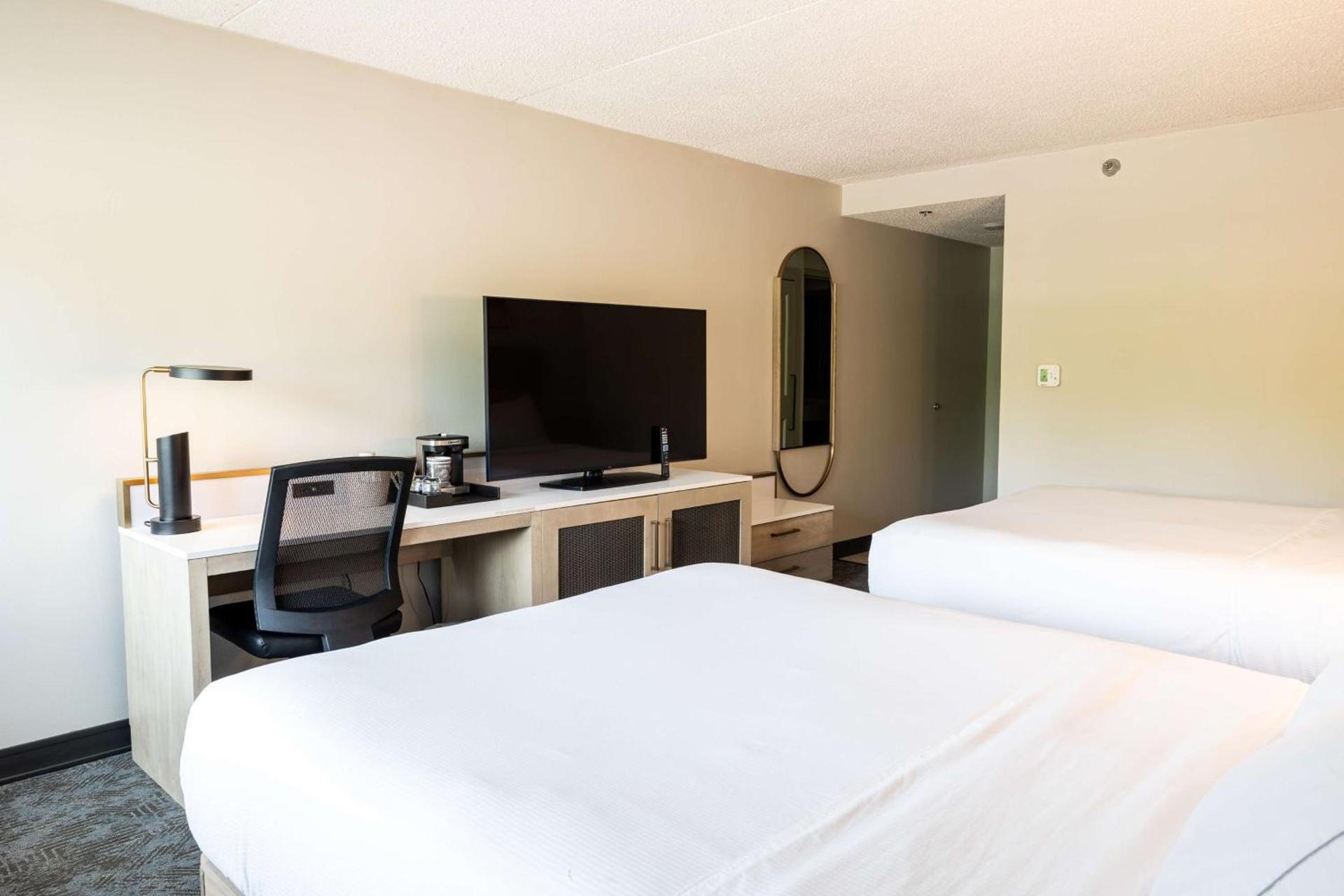 DoubleTree by Hilton Austin, MN photo 23