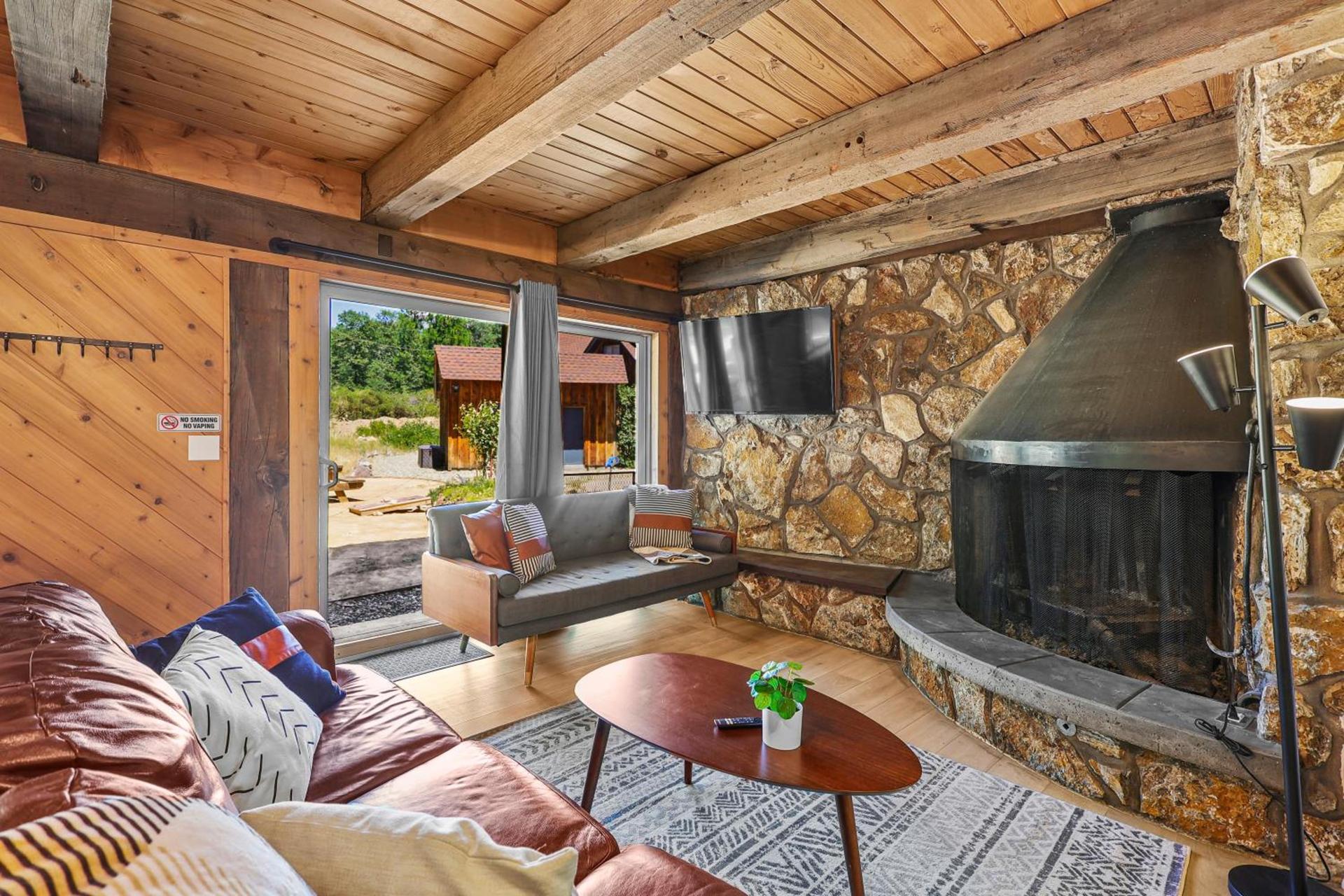 Basecamp Lodge photo 13