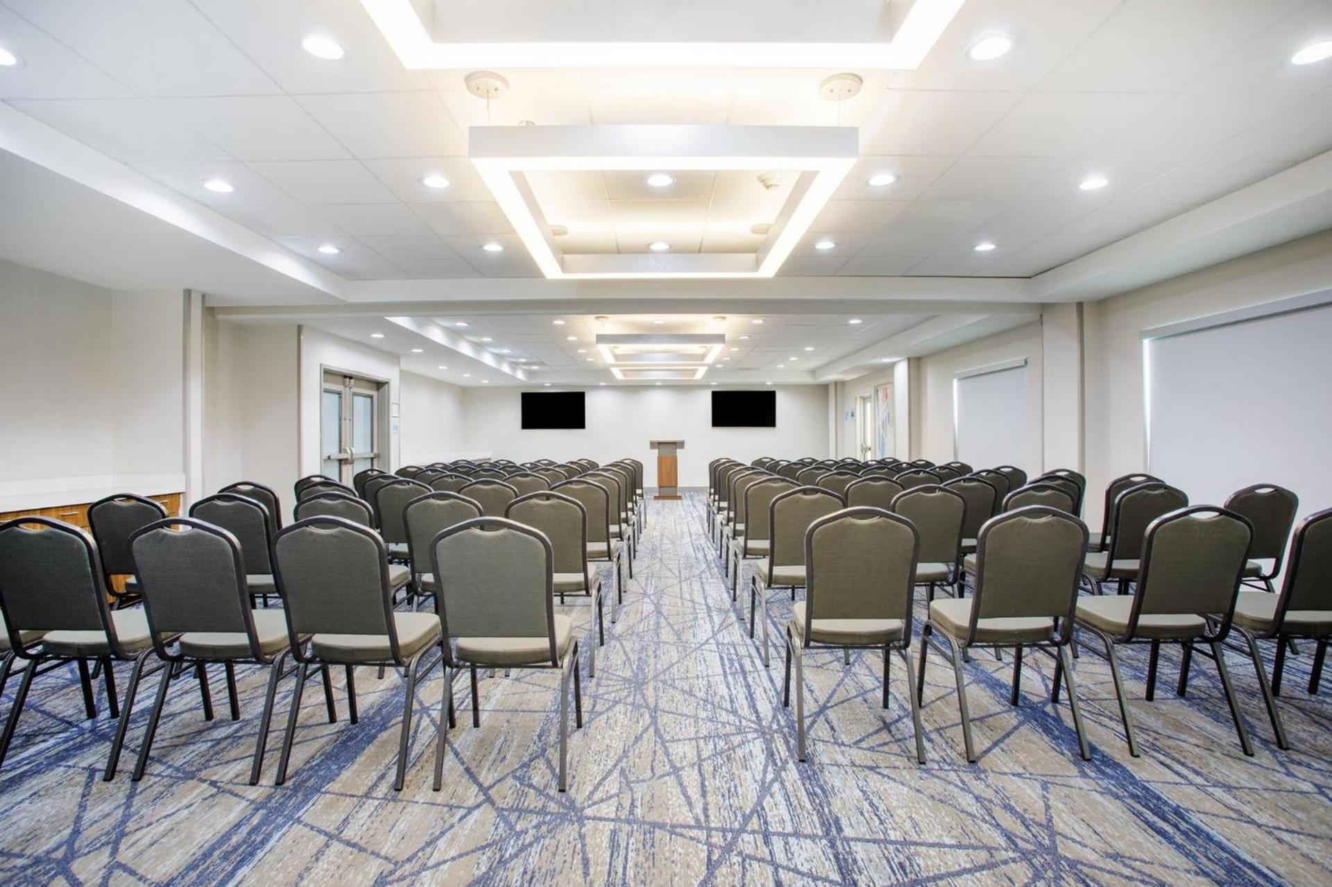 Holiday Inn Express & Suites Tampa Stadium - Airport Area by IHG photo 51