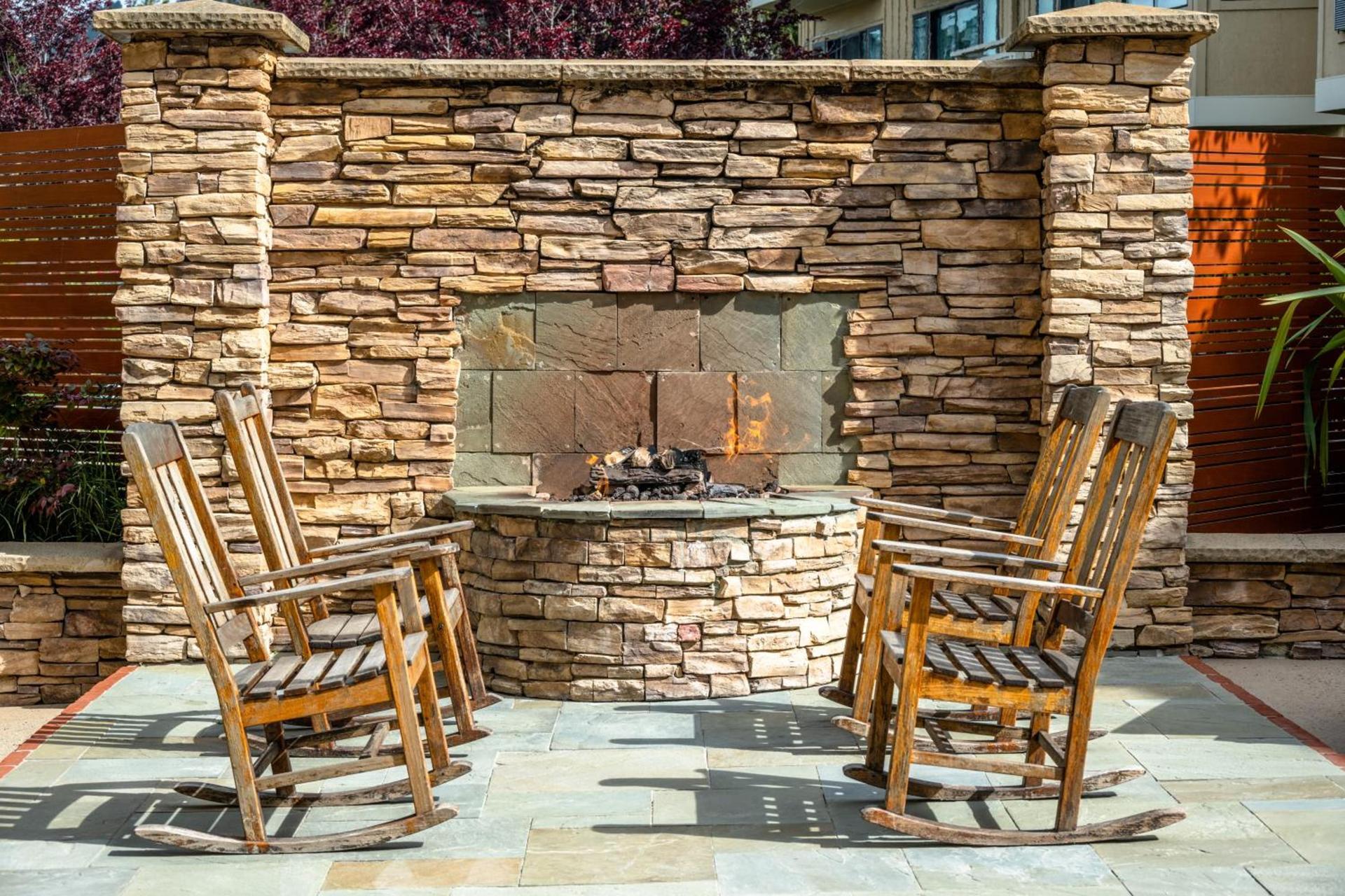The Lodge at Tiburon photo 55