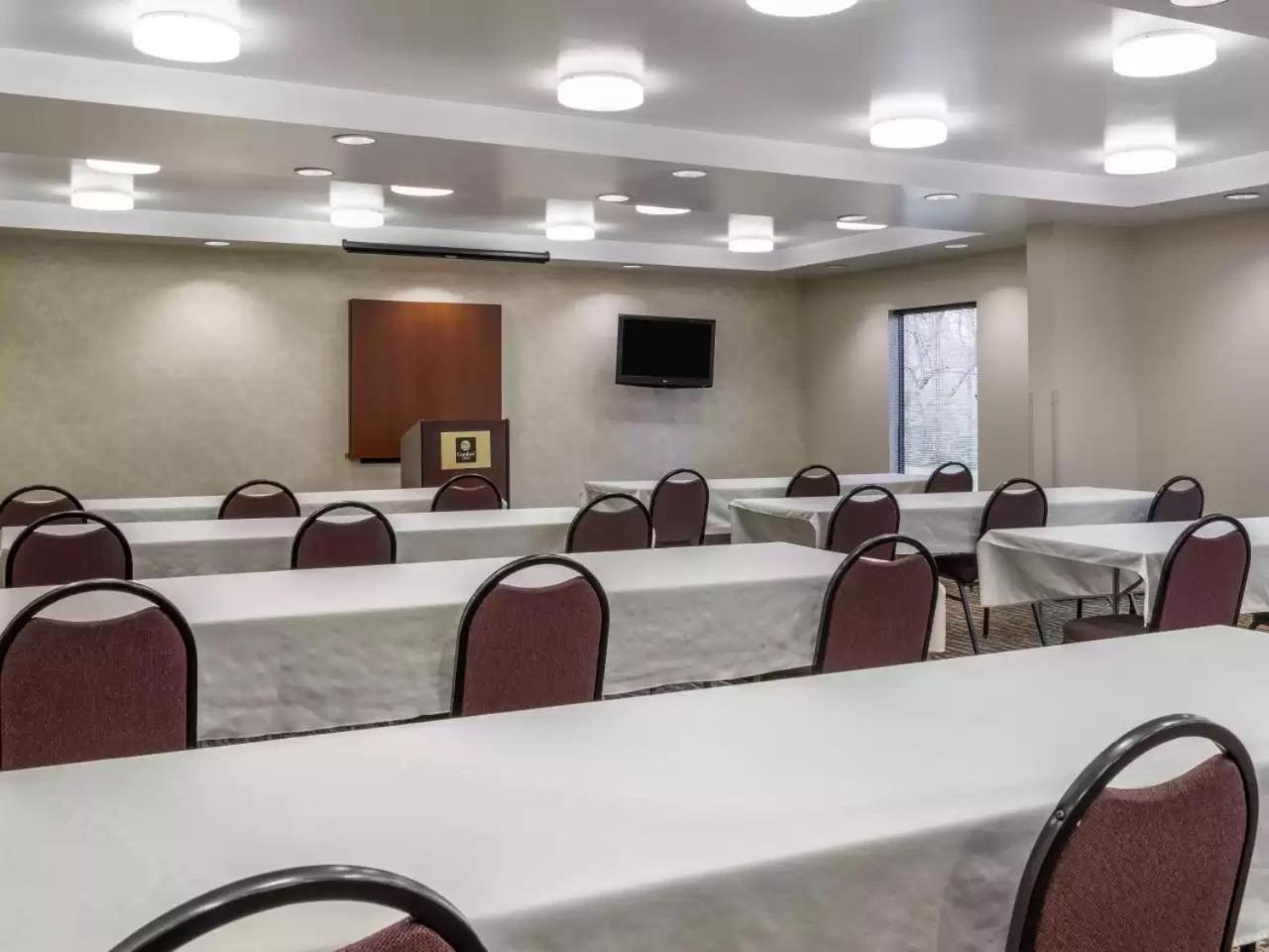 Comfort Inn Duncansville - Altoona photo 17