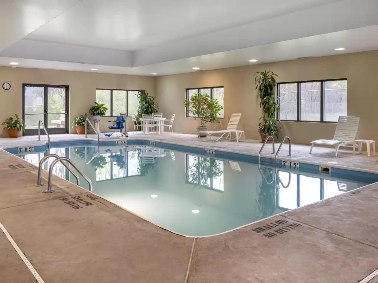 Comfort Inn Duncansville - Altoona photo 16