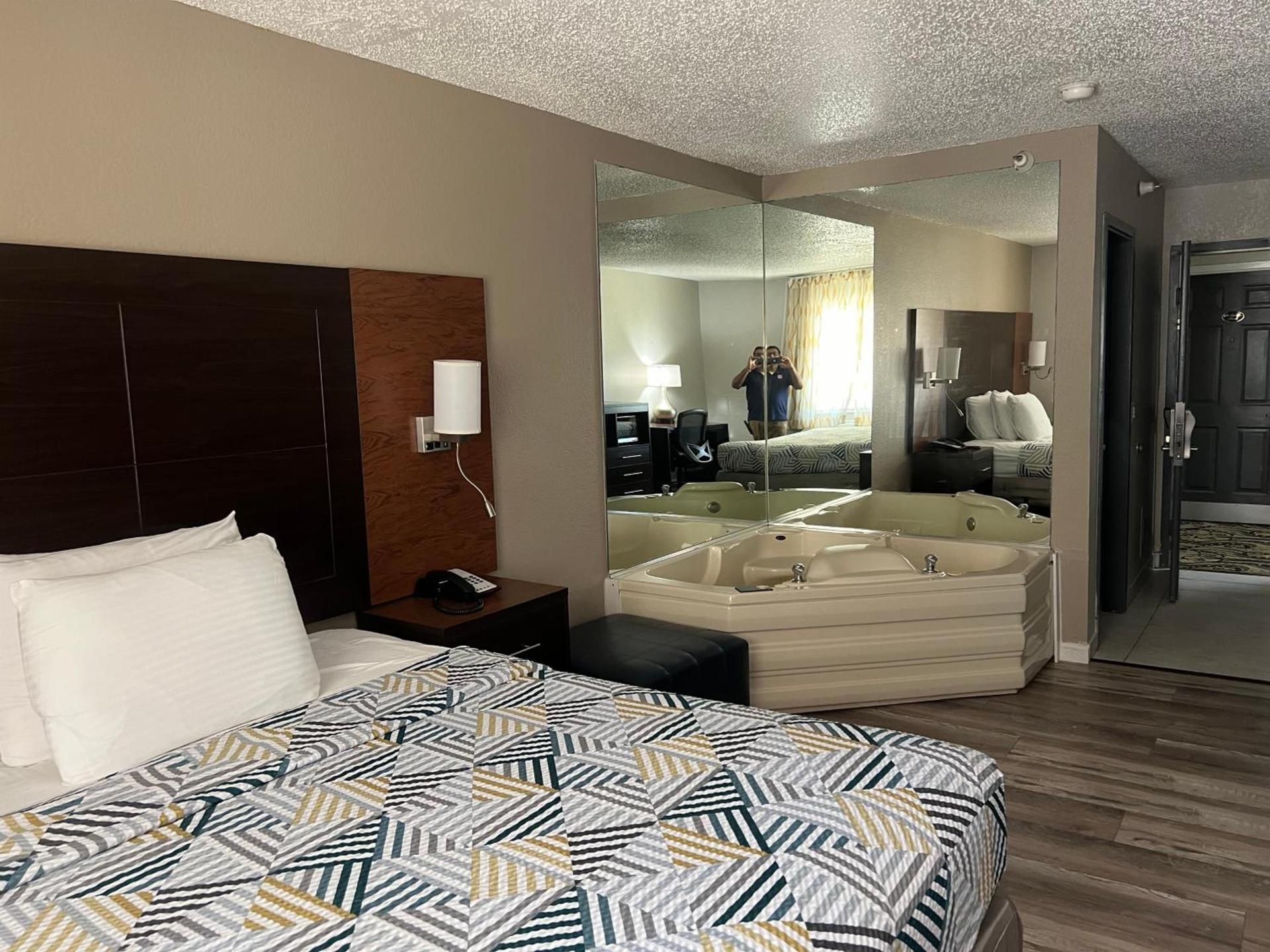 Motel 6 Tulsa, OK Airport photo 25