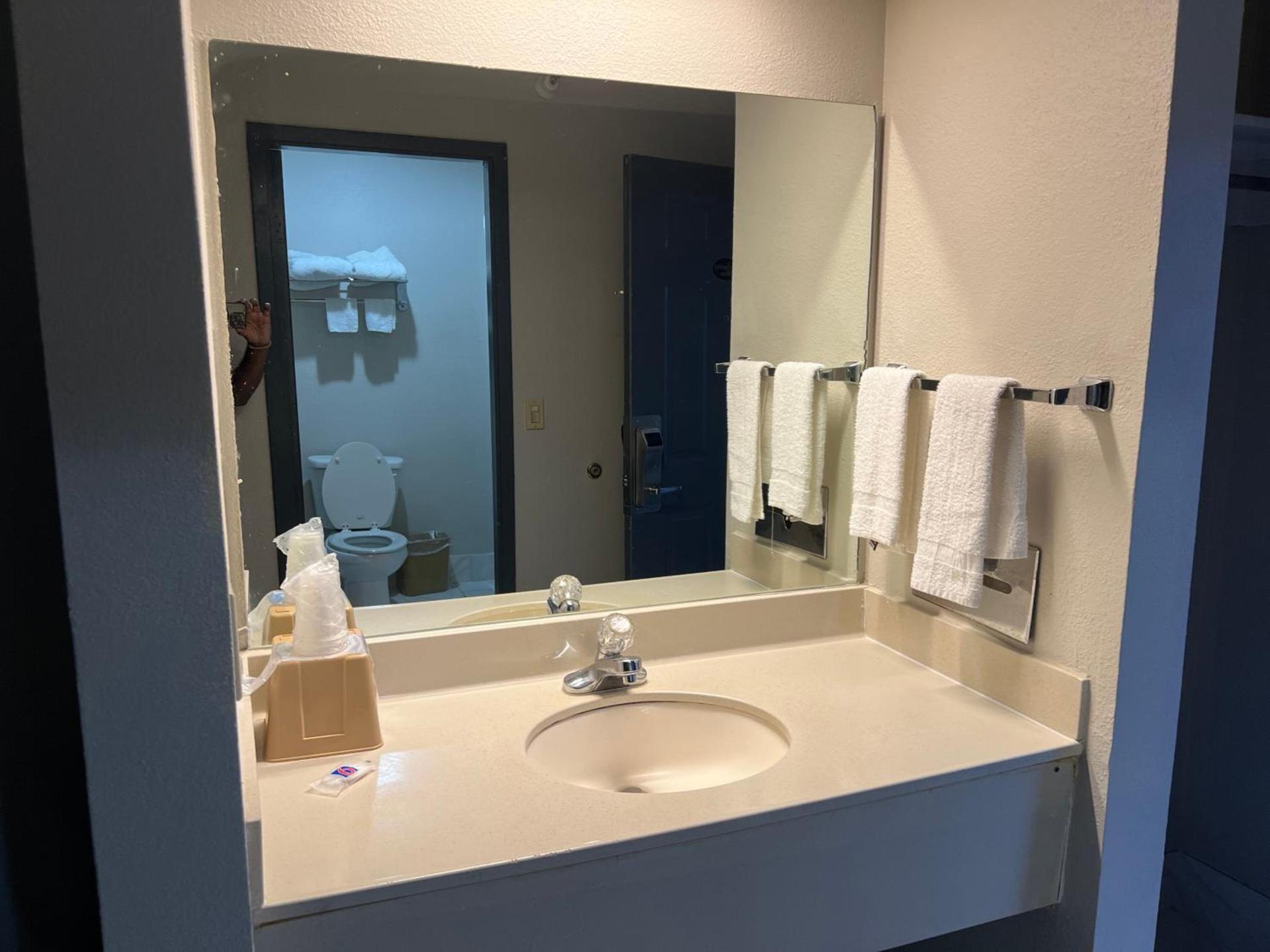 Motel 6 Tulsa, OK Airport photo 22