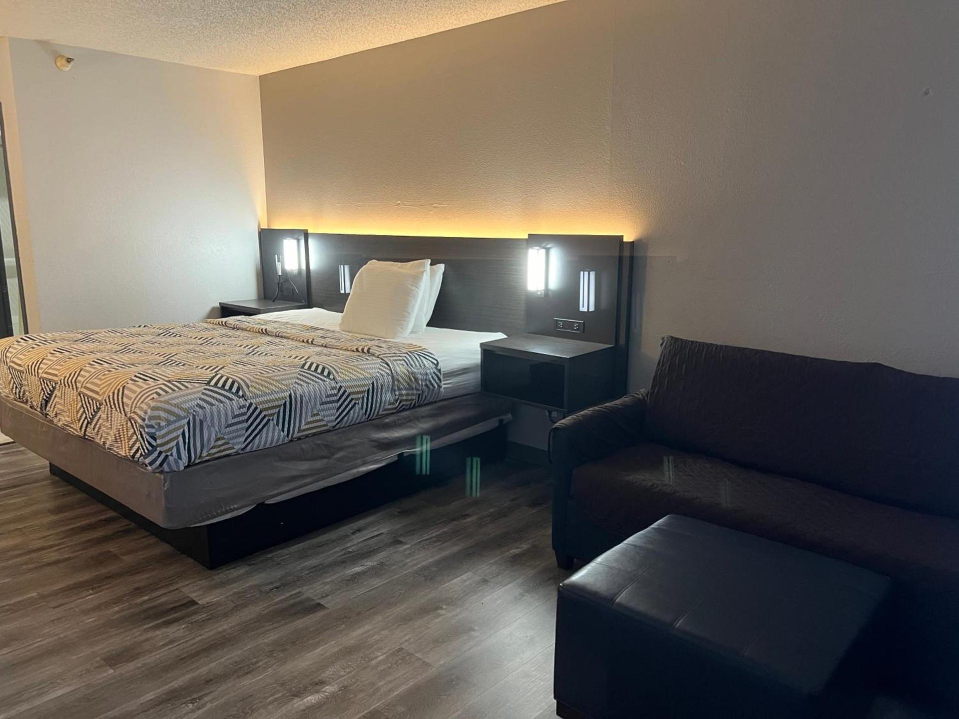 Motel 6 Tulsa, OK Airport photo 19