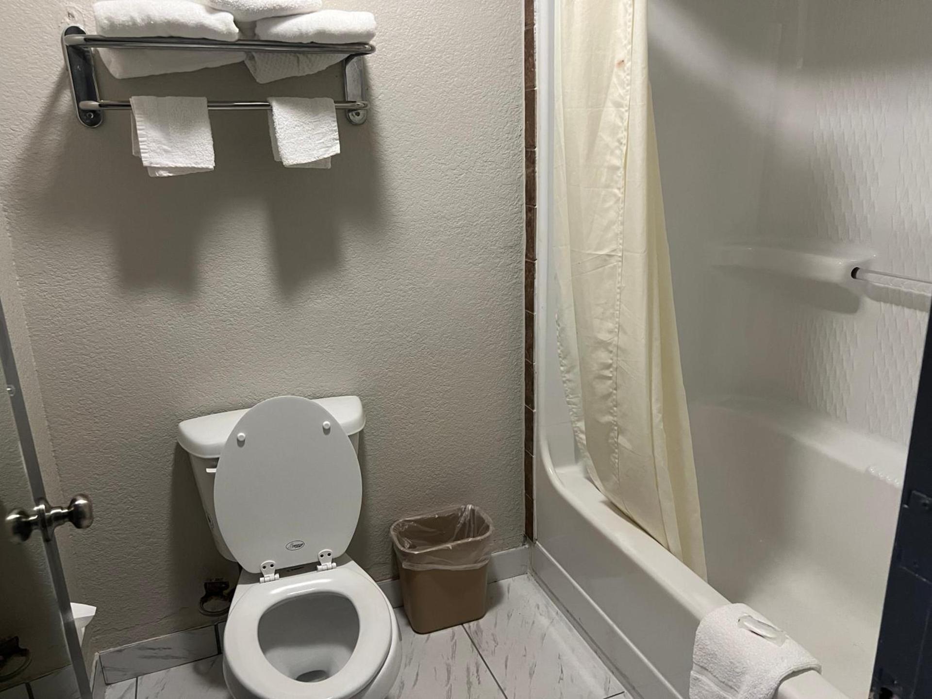 Motel 6 Tulsa, OK Airport photo 14