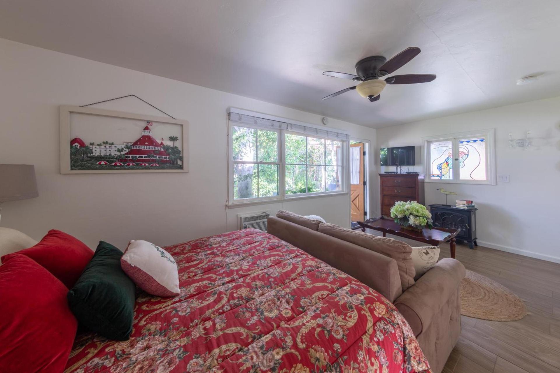 Redwood Hollow Cottages photo 7