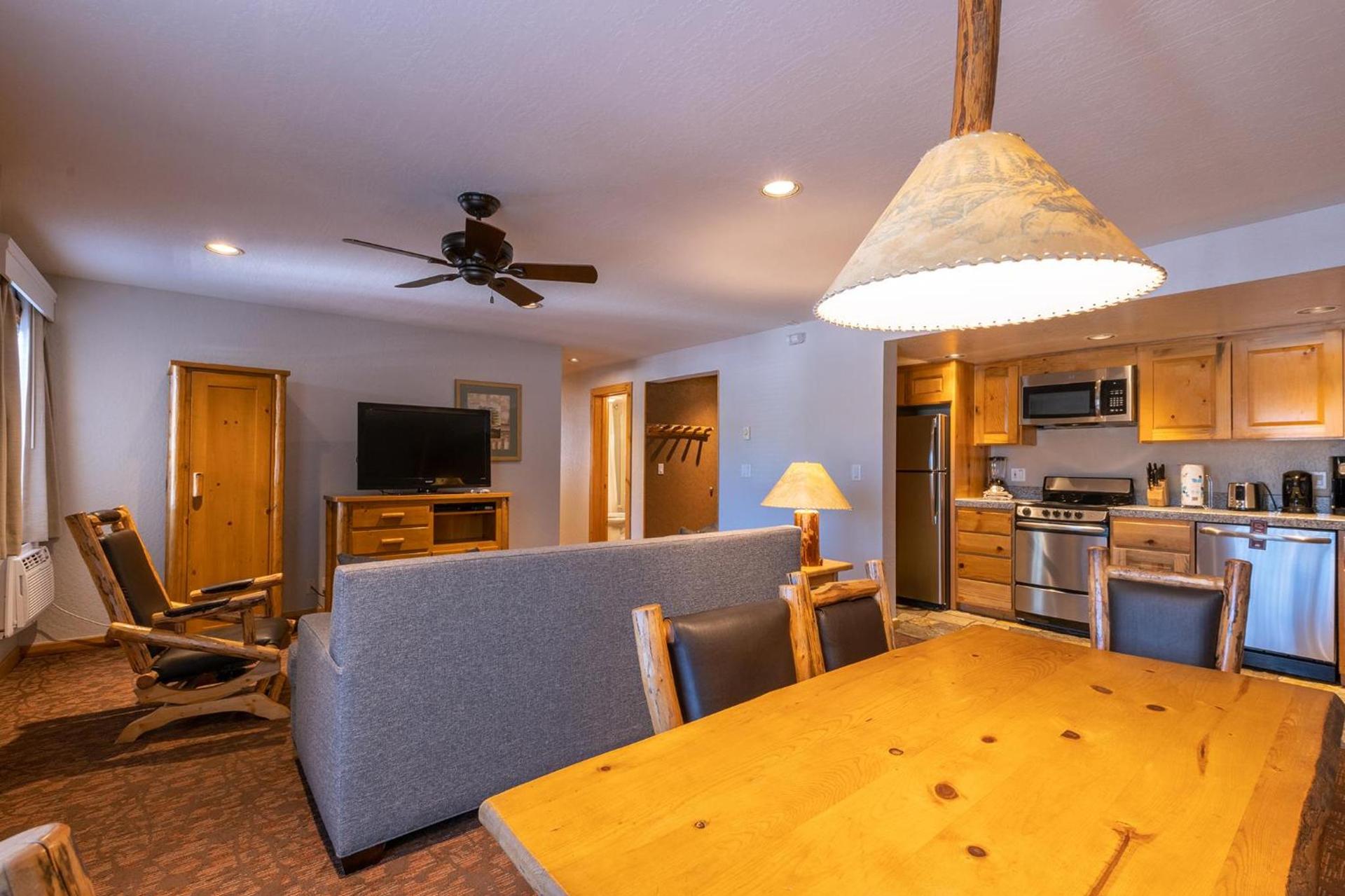 Red Wolf Lodge at Olympic Valley photo 61