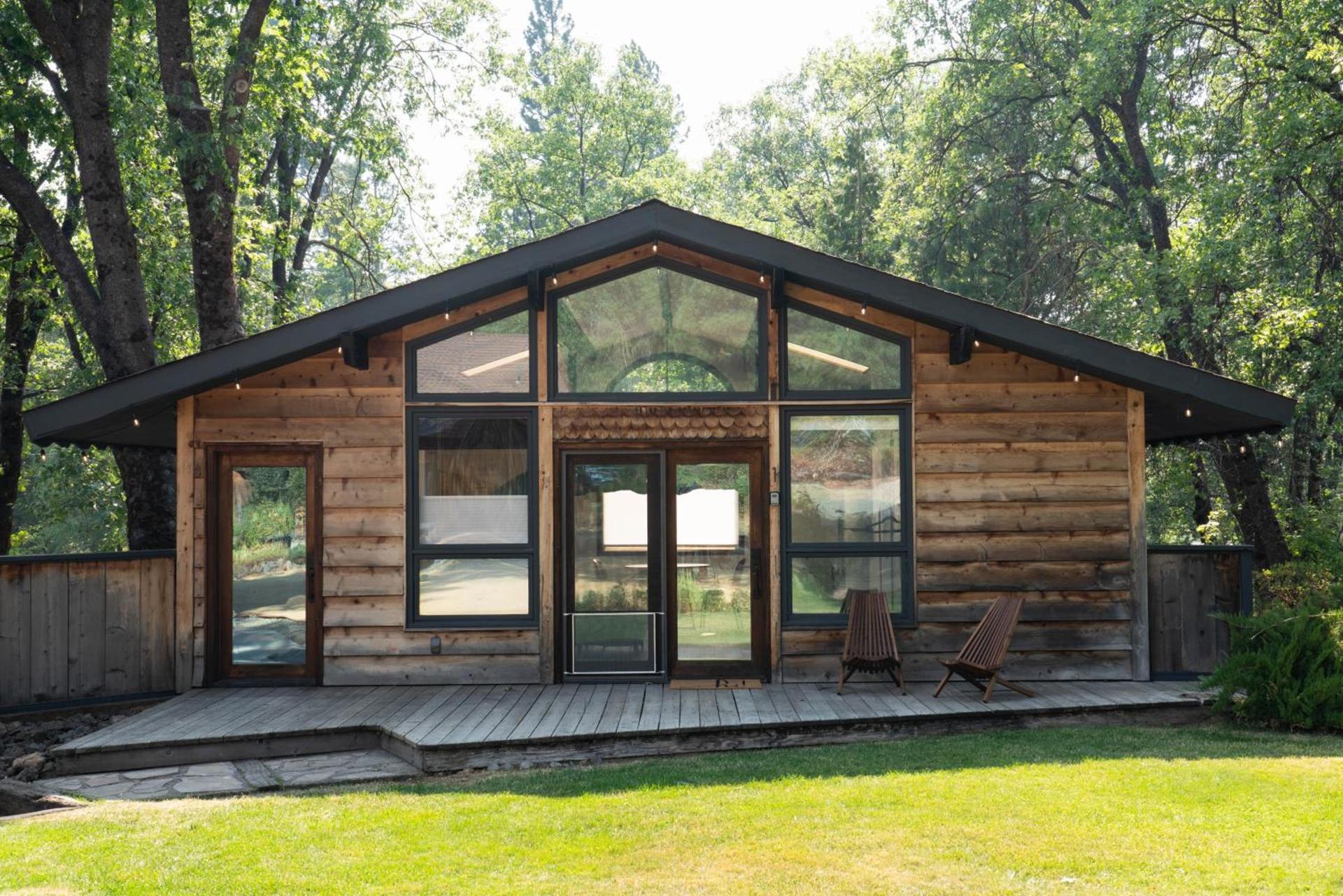 Basecamp Lodge photo 9