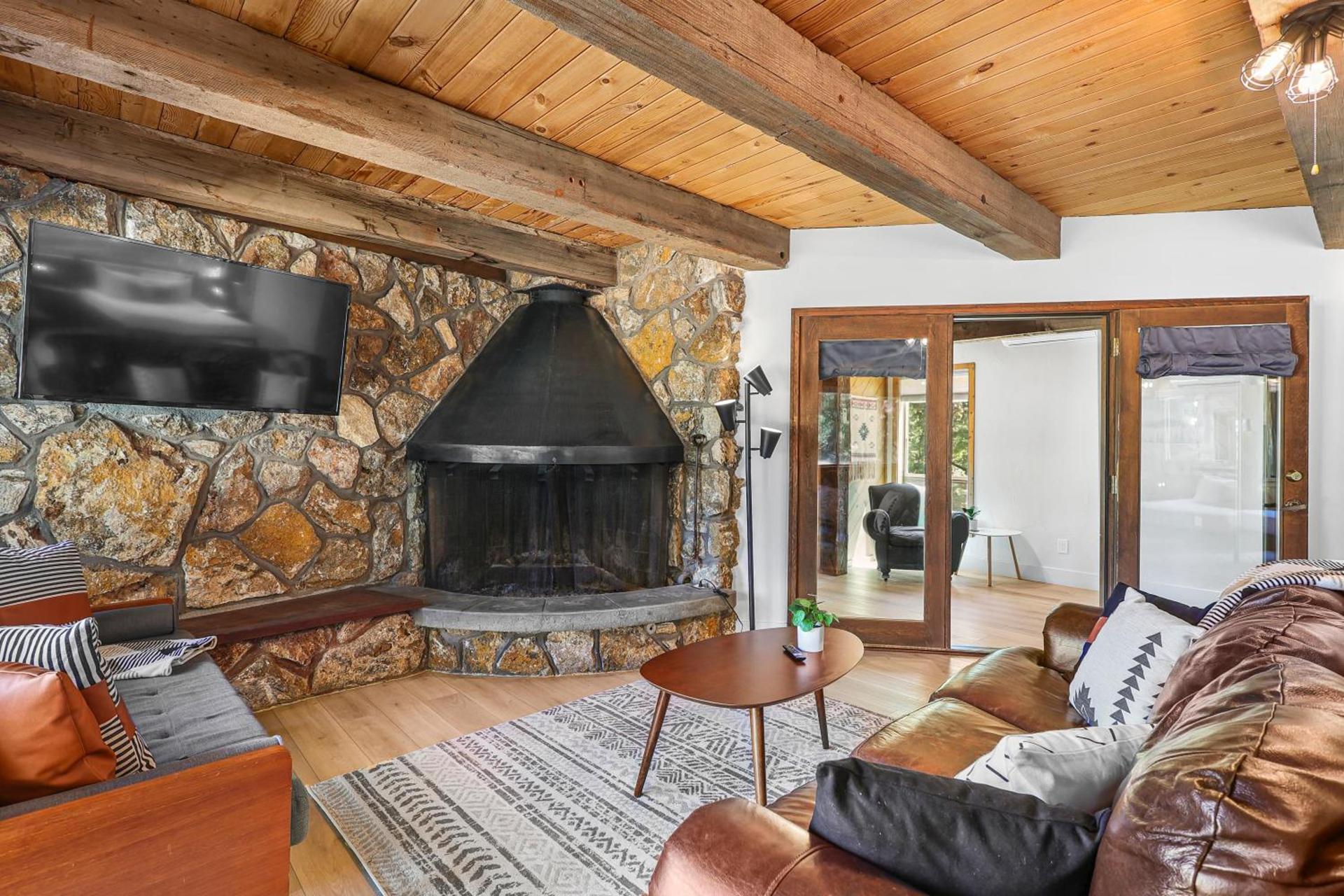 Basecamp Lodge photo 30