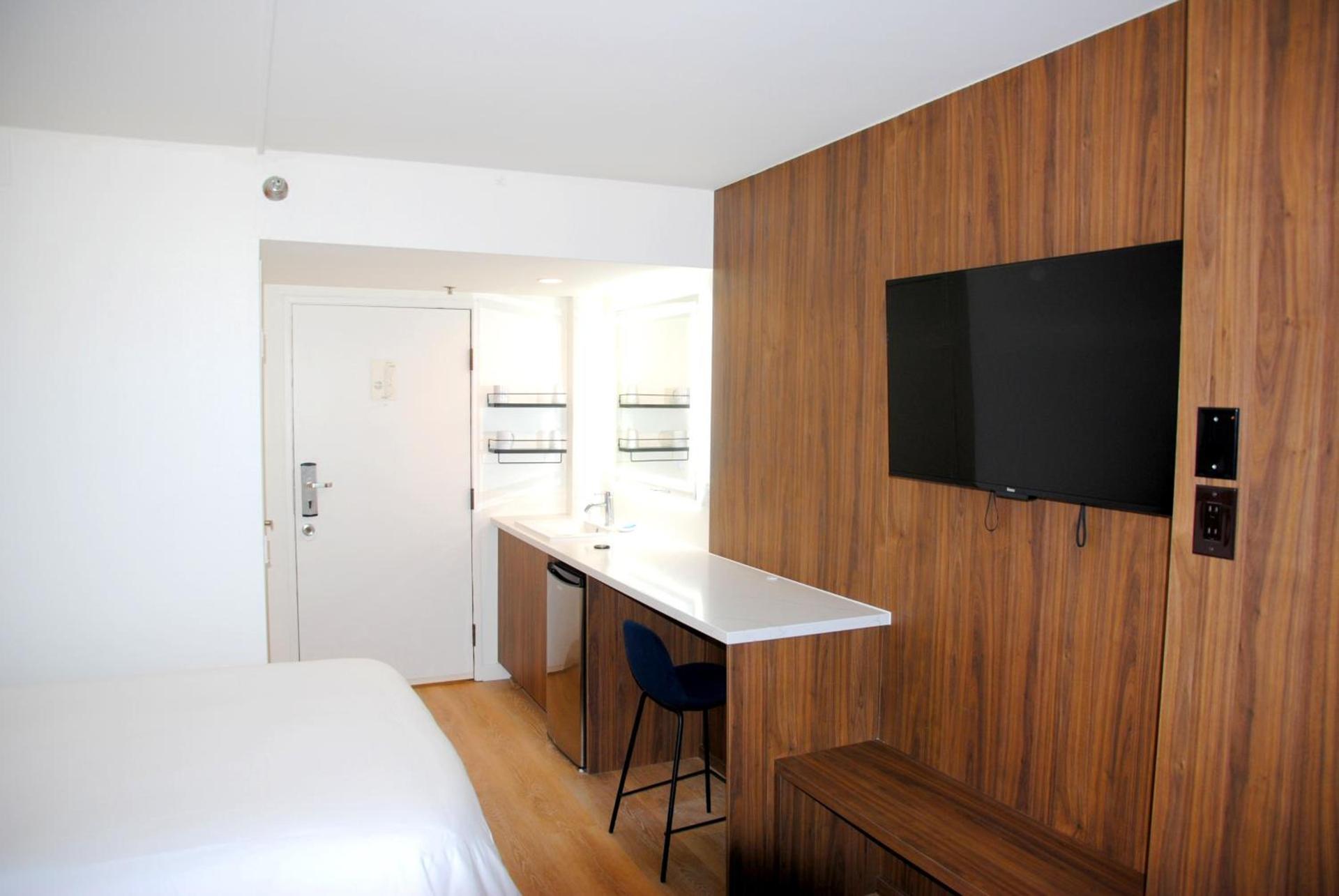 Uptown Inn - Limited Service Apart-Hotel photo 33