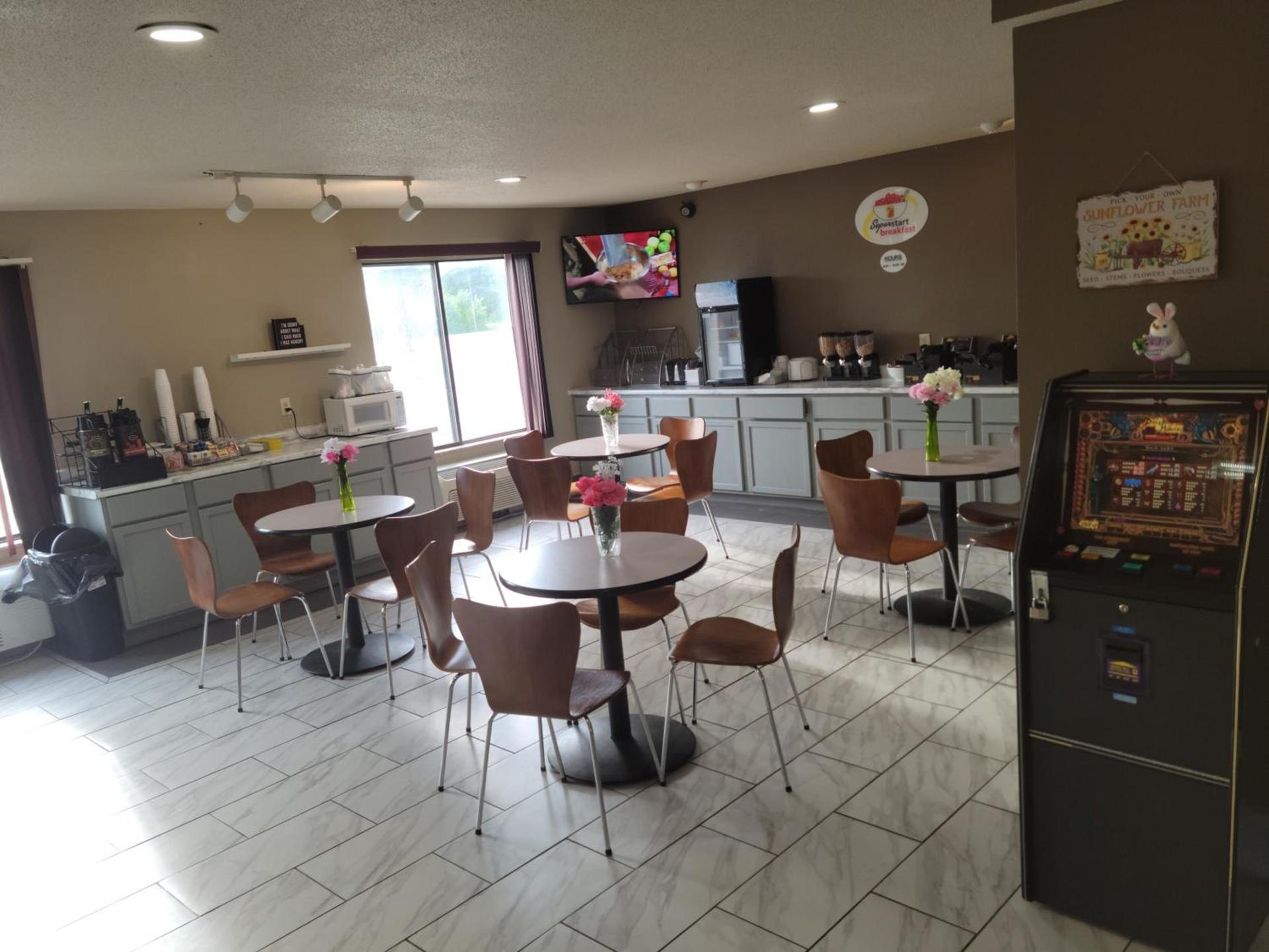 Super 8 by Wyndham Portage photo 6