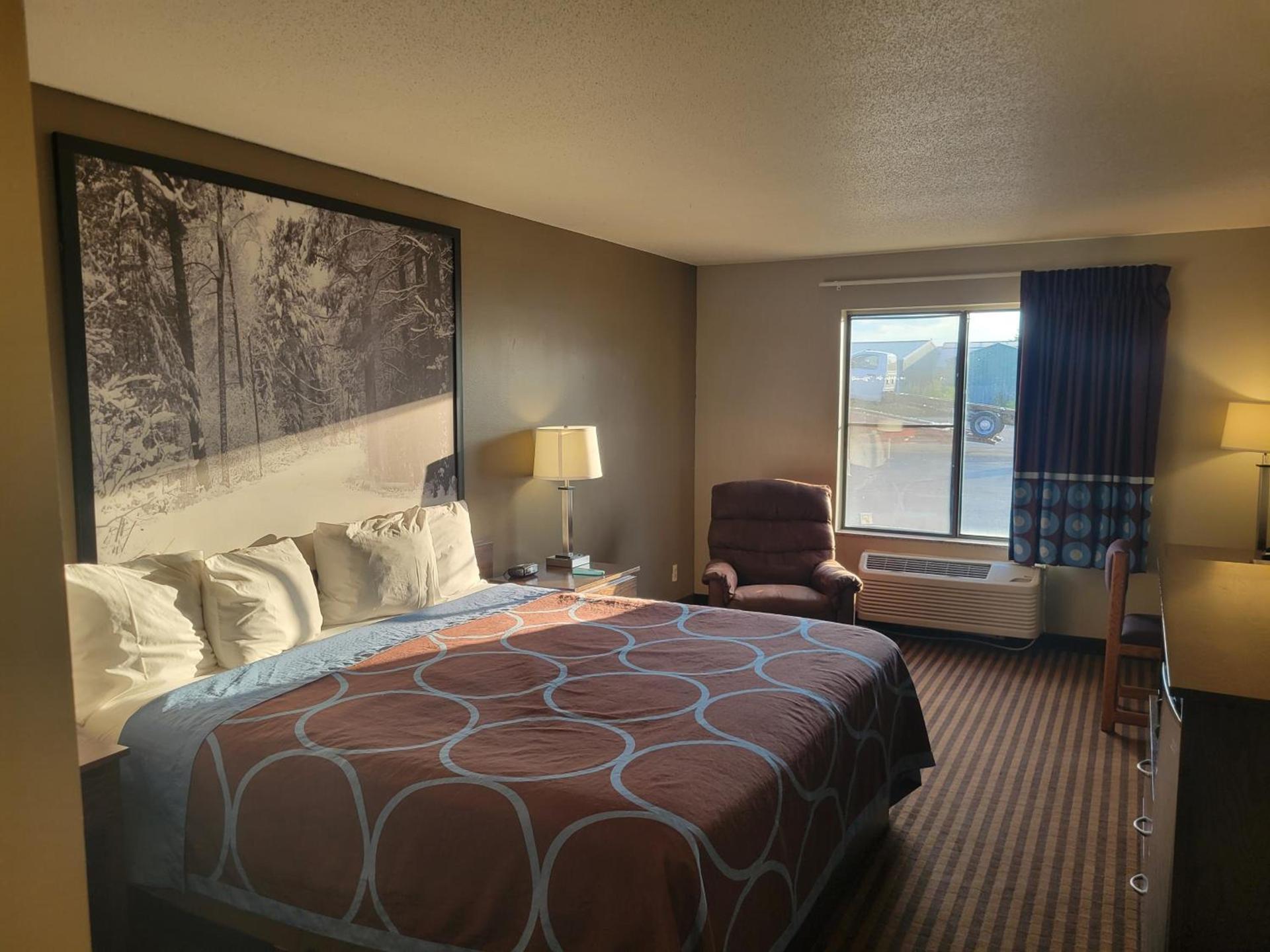 Super 8 by Wyndham Portage photo 12