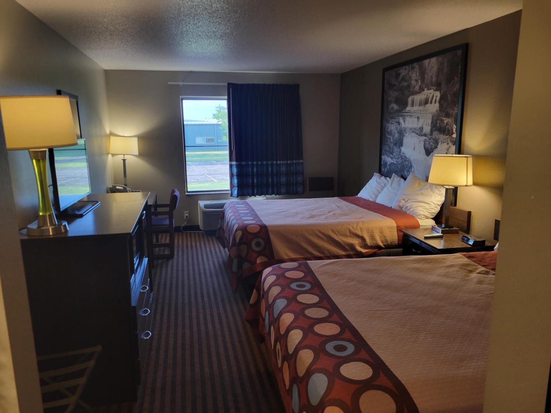 Super 8 by Wyndham Portage photo 18