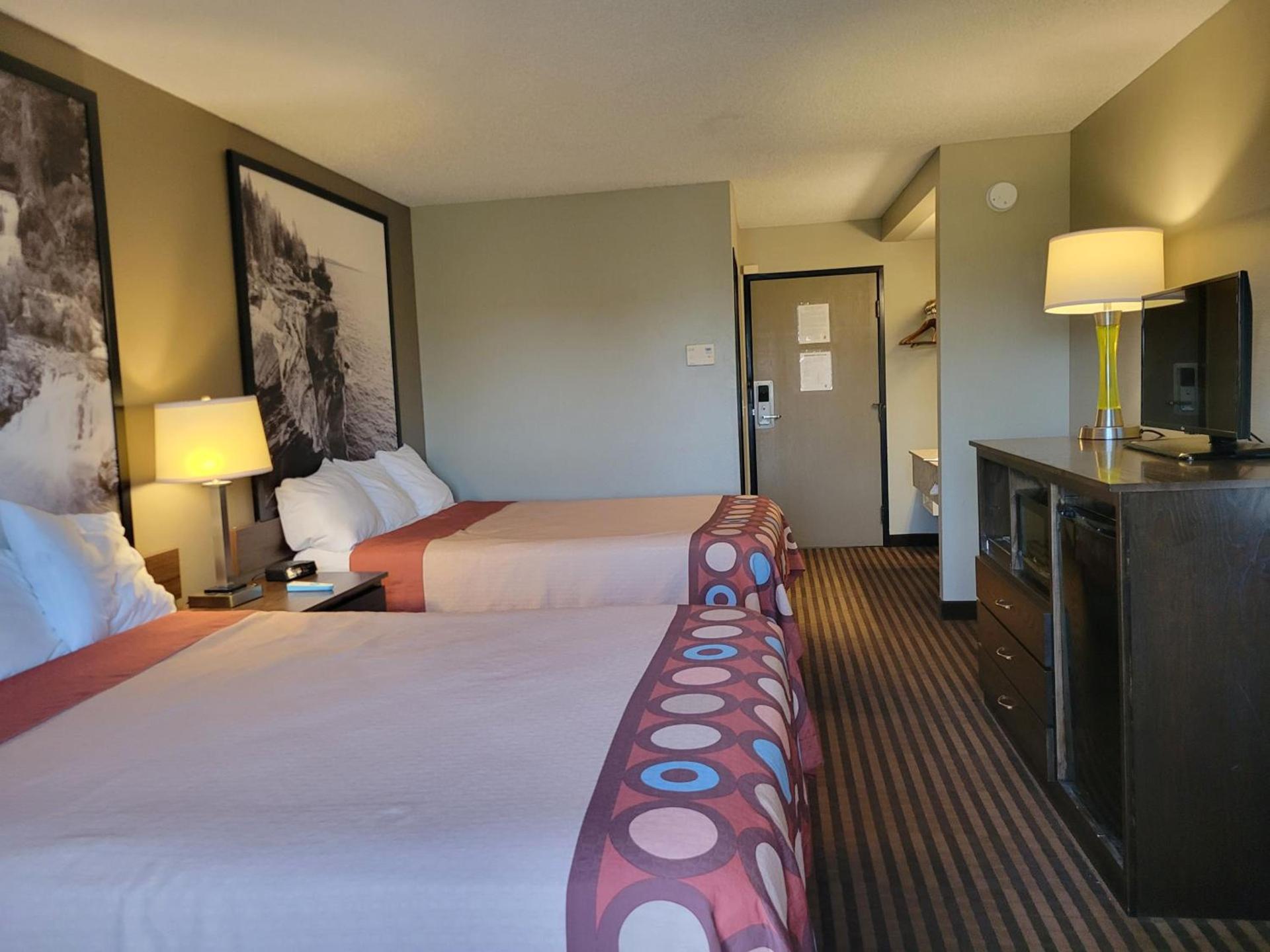 Super 8 by Wyndham Portage photo 16