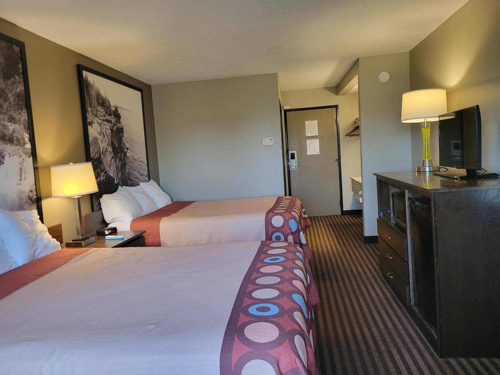 Super 8 by Wyndham Portage photo 19