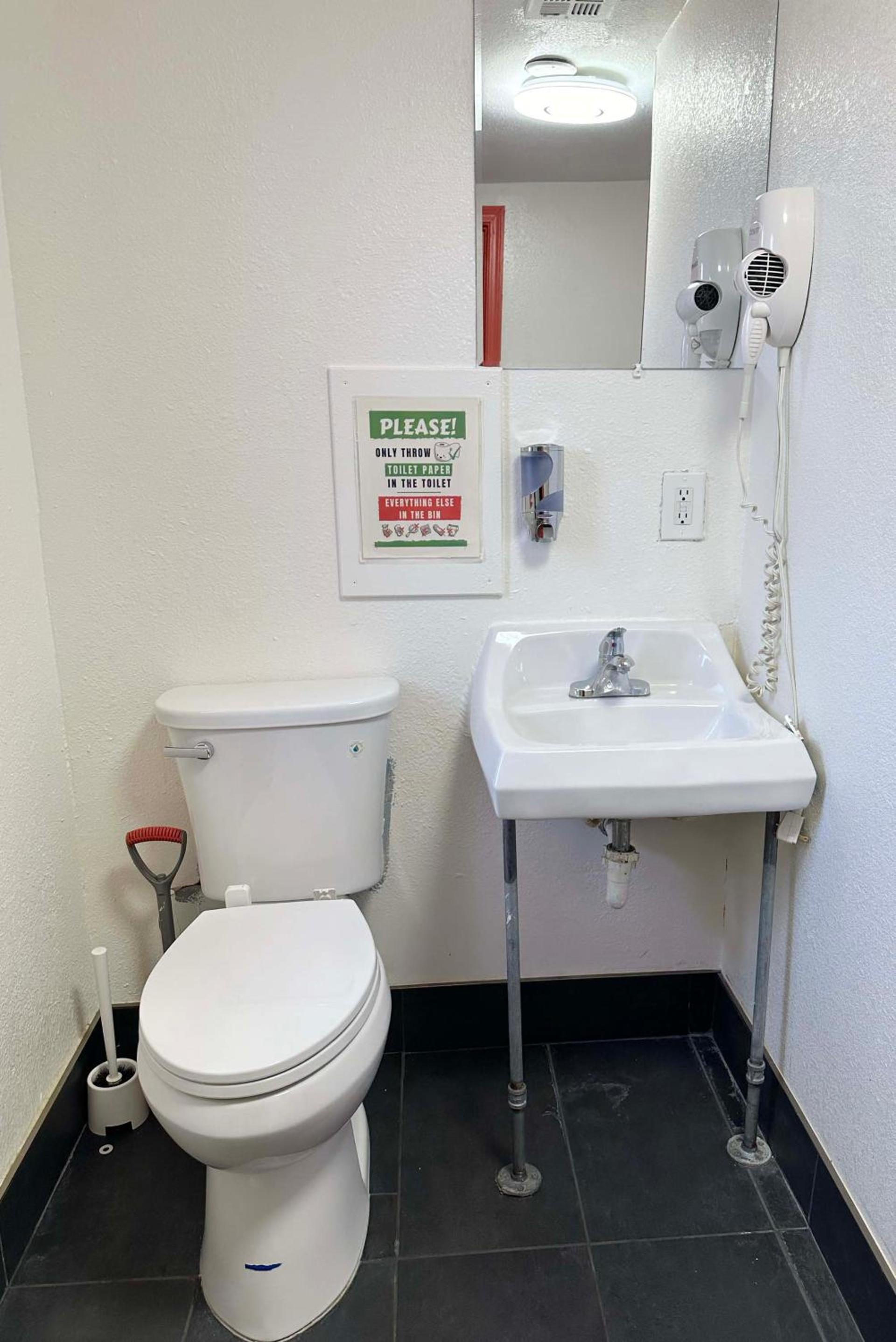 Sin City Hostel photo 9