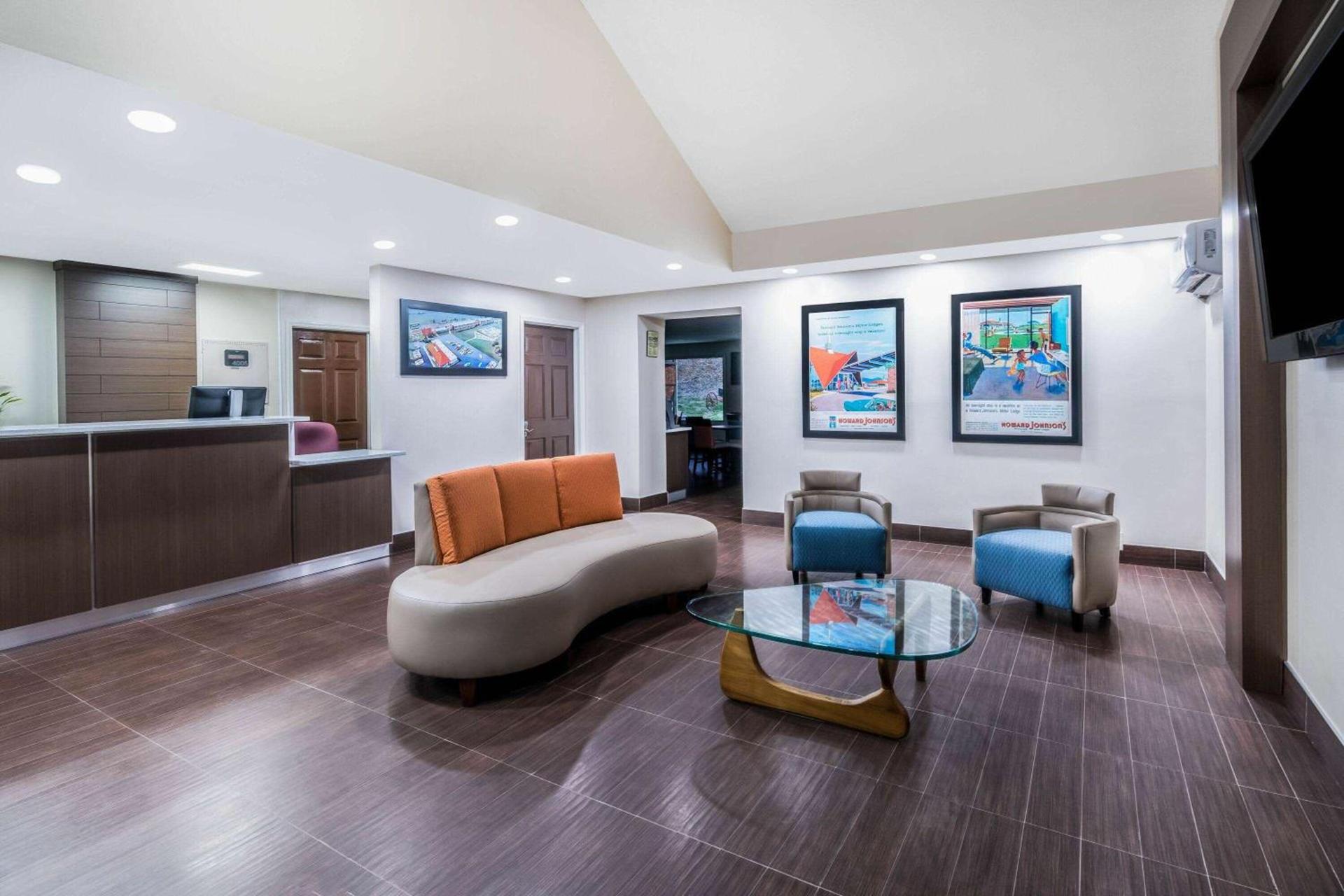 Howard Johnson by Wyndham Dalton photo 3