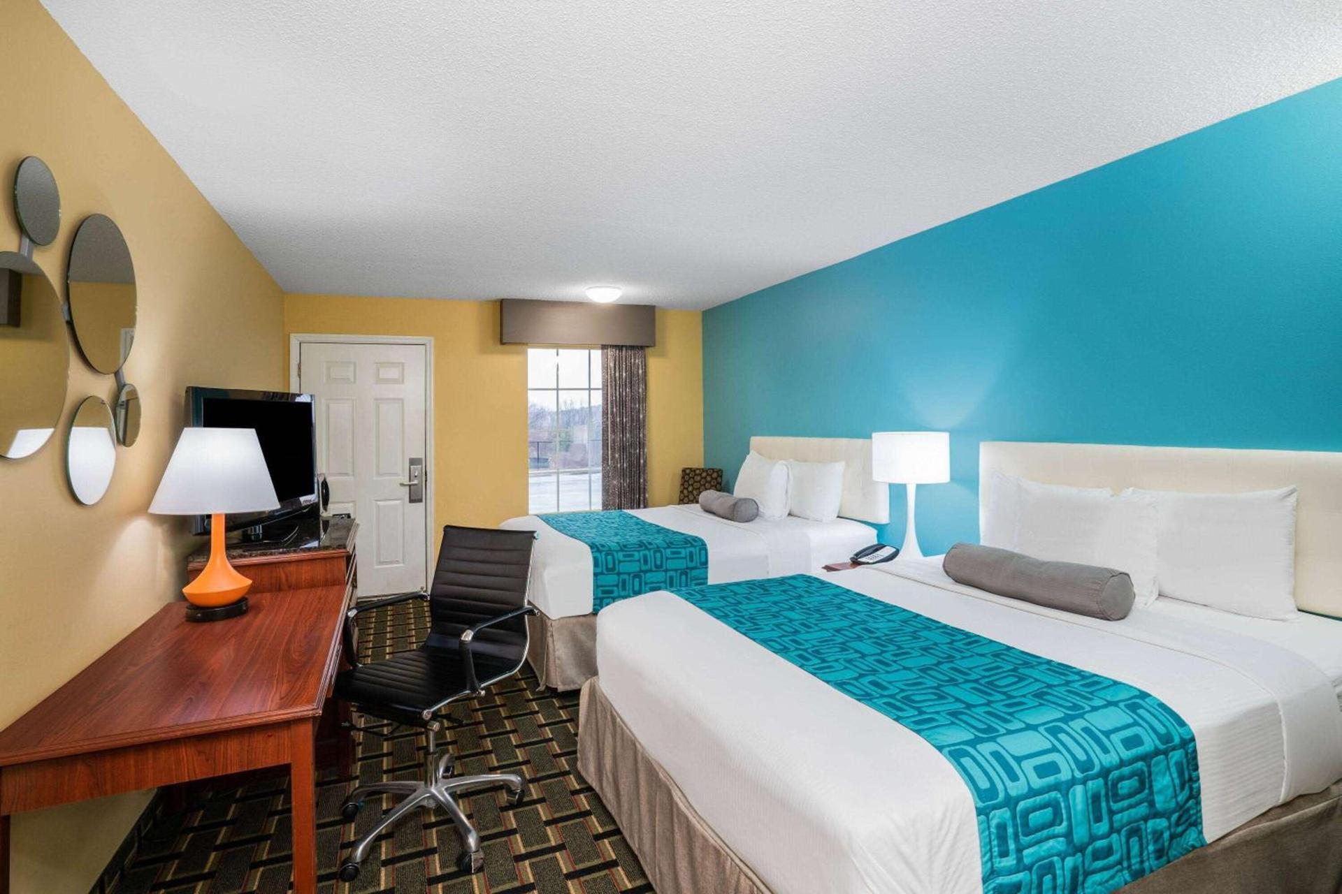 Howard Johnson by Wyndham Dalton photo 8