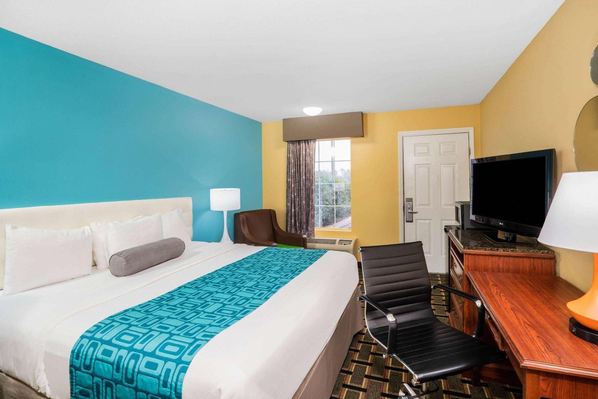 Howard Johnson by Wyndham Dalton photo 9