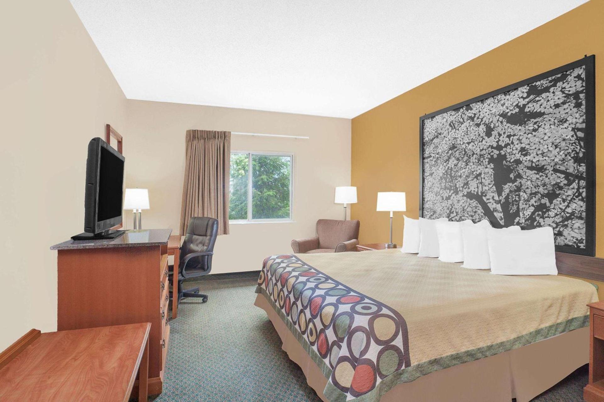 Super 8 by Wyndham Central City photo 6