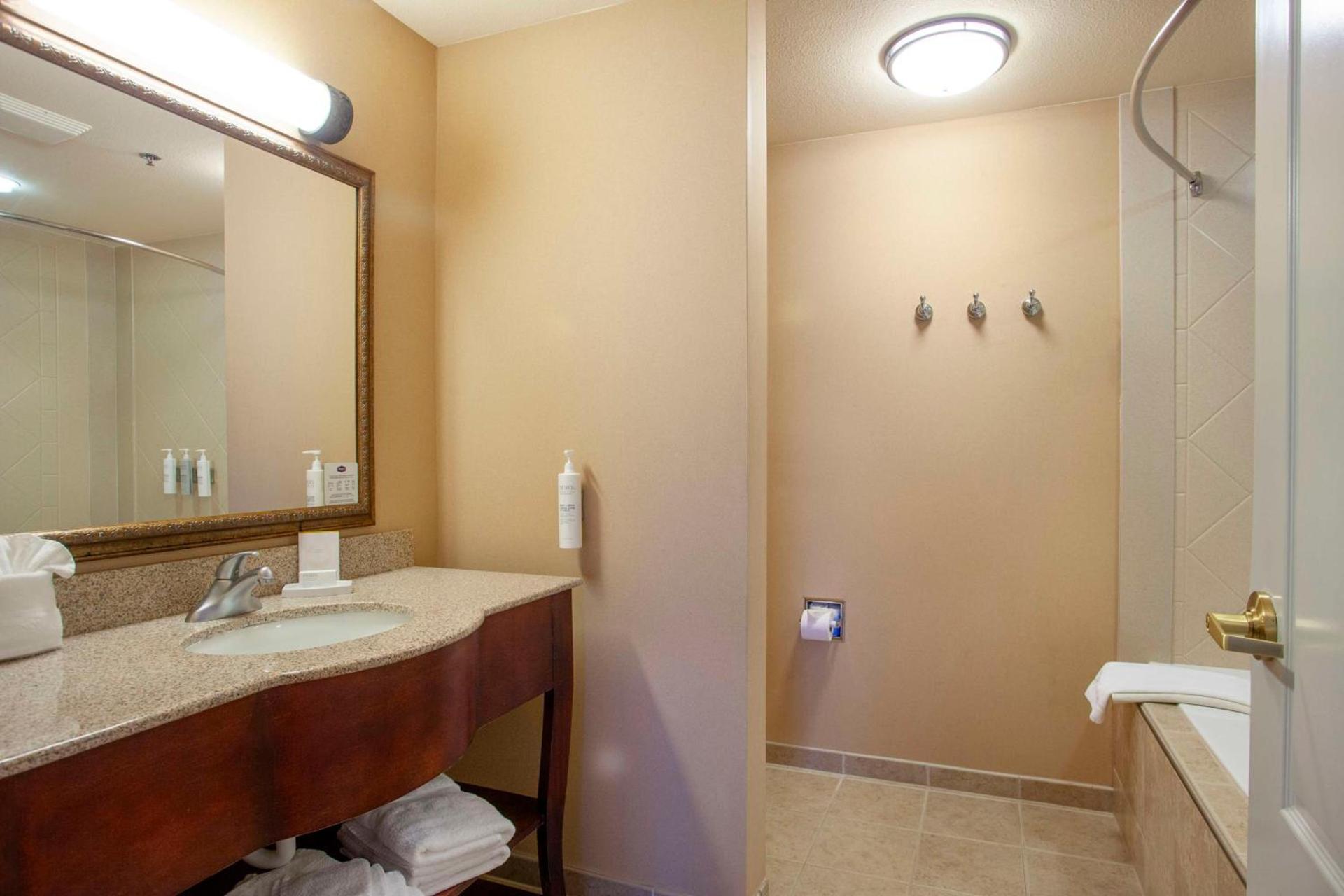 Hampton Inn & Suites Mountain Home photo 23