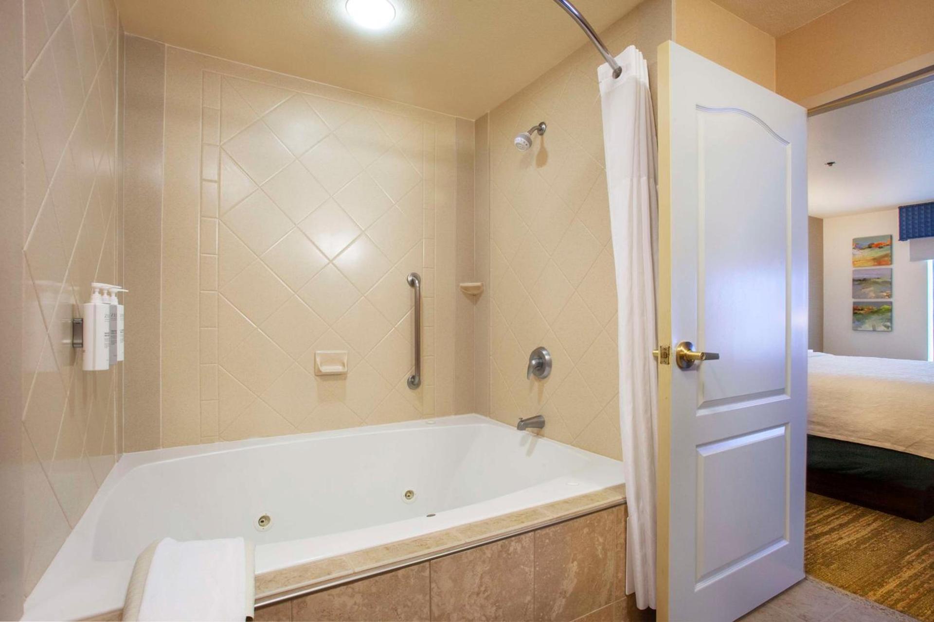 Hampton Inn & Suites Mountain Home photo 22