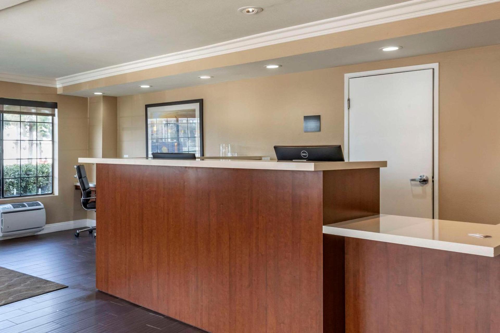 Comfort Inn & Suites Ventura Beach photo 13