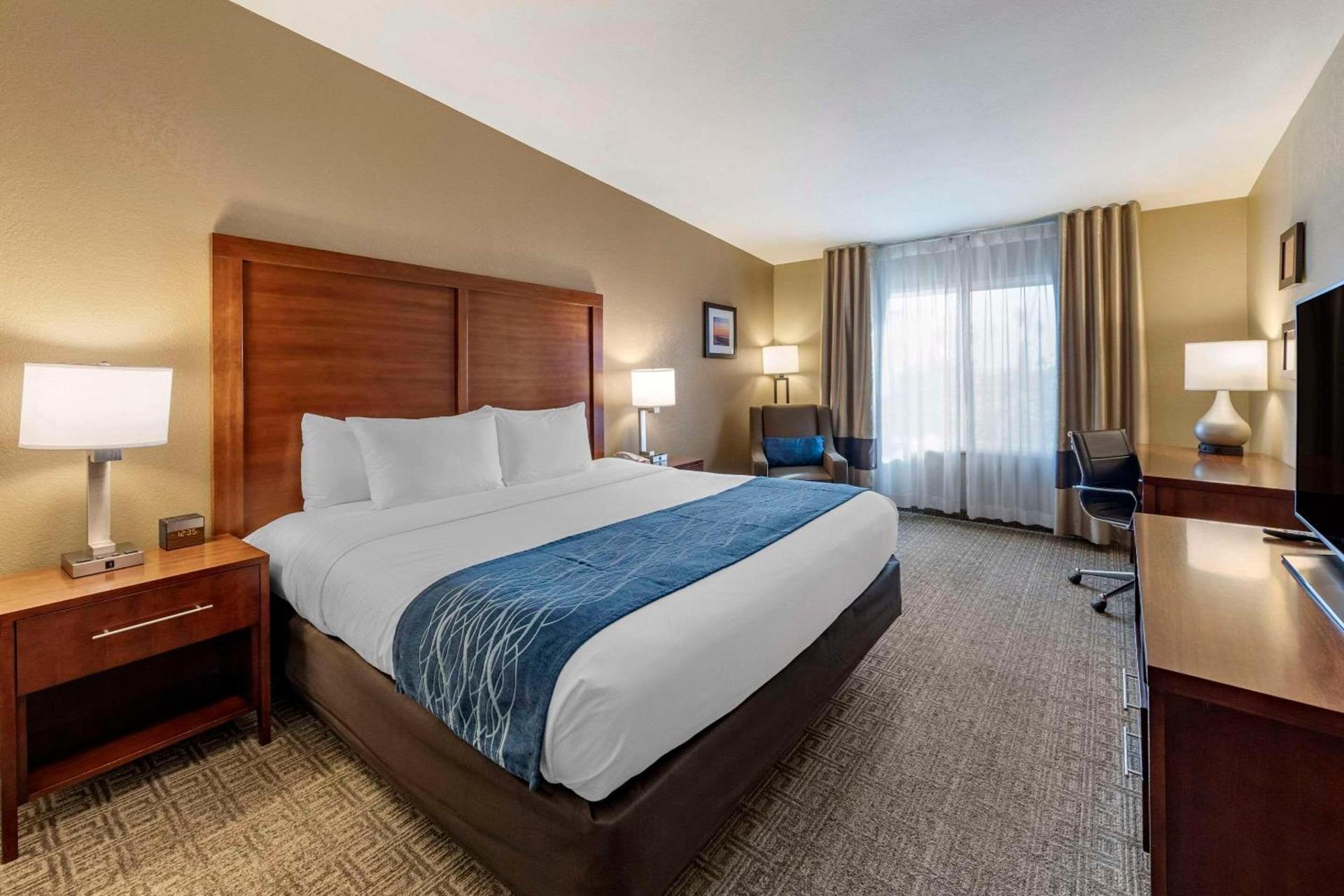 Comfort Inn & Suites Ventura Beach photo 19