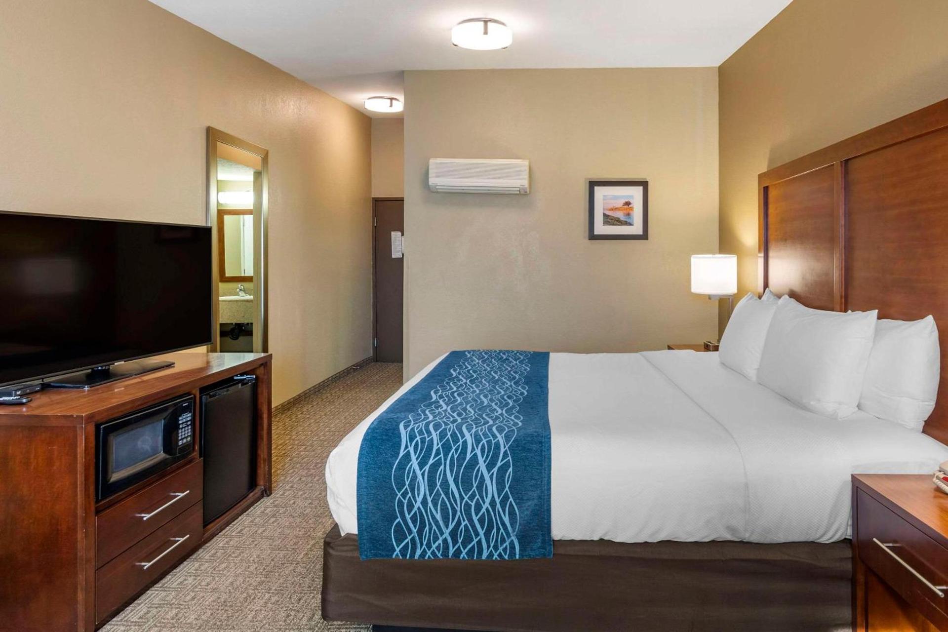 Comfort Inn & Suites Ventura Beach photo 21