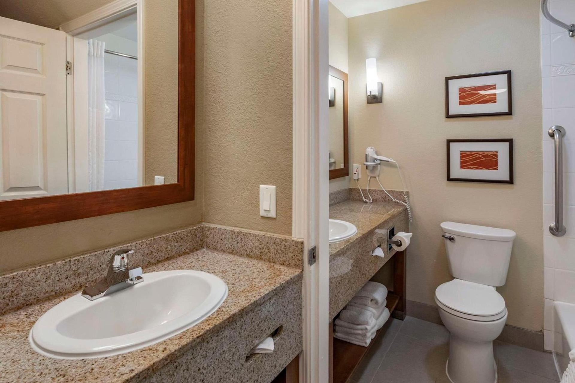 Comfort Inn & Suites Ventura Beach photo 26