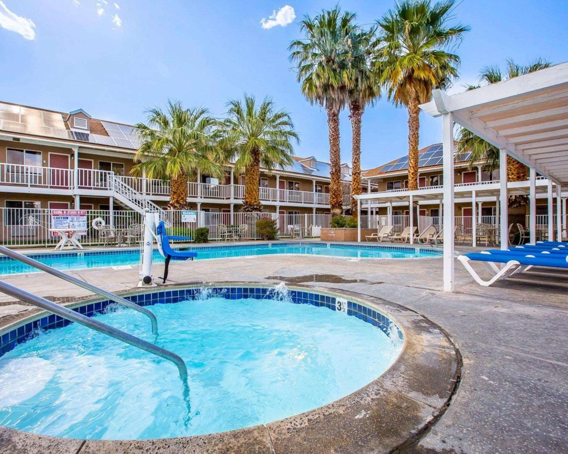 Clarion Inn Near China Lake Naval Station photo 3