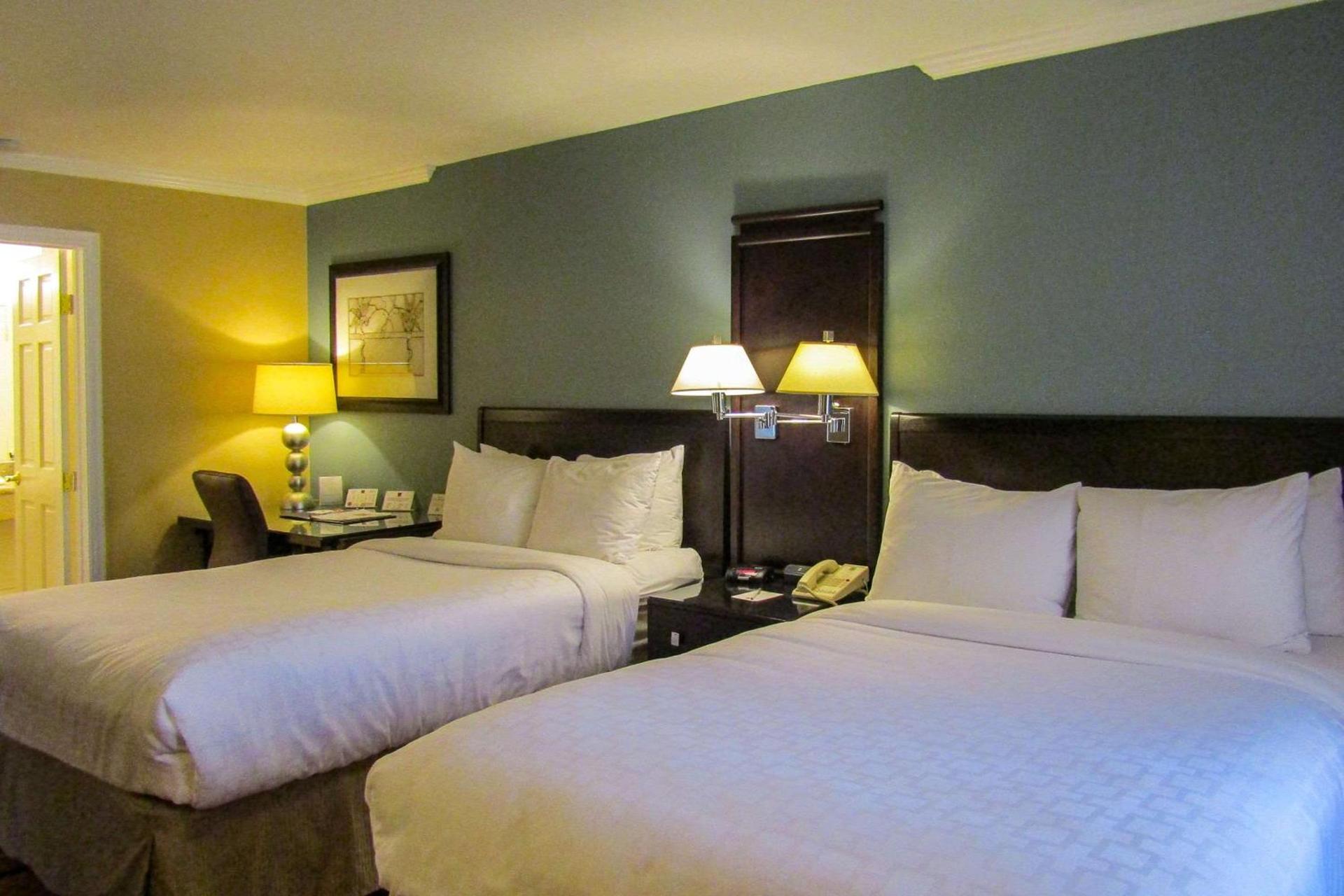 Clarion Inn Near China Lake Naval Station photo 8