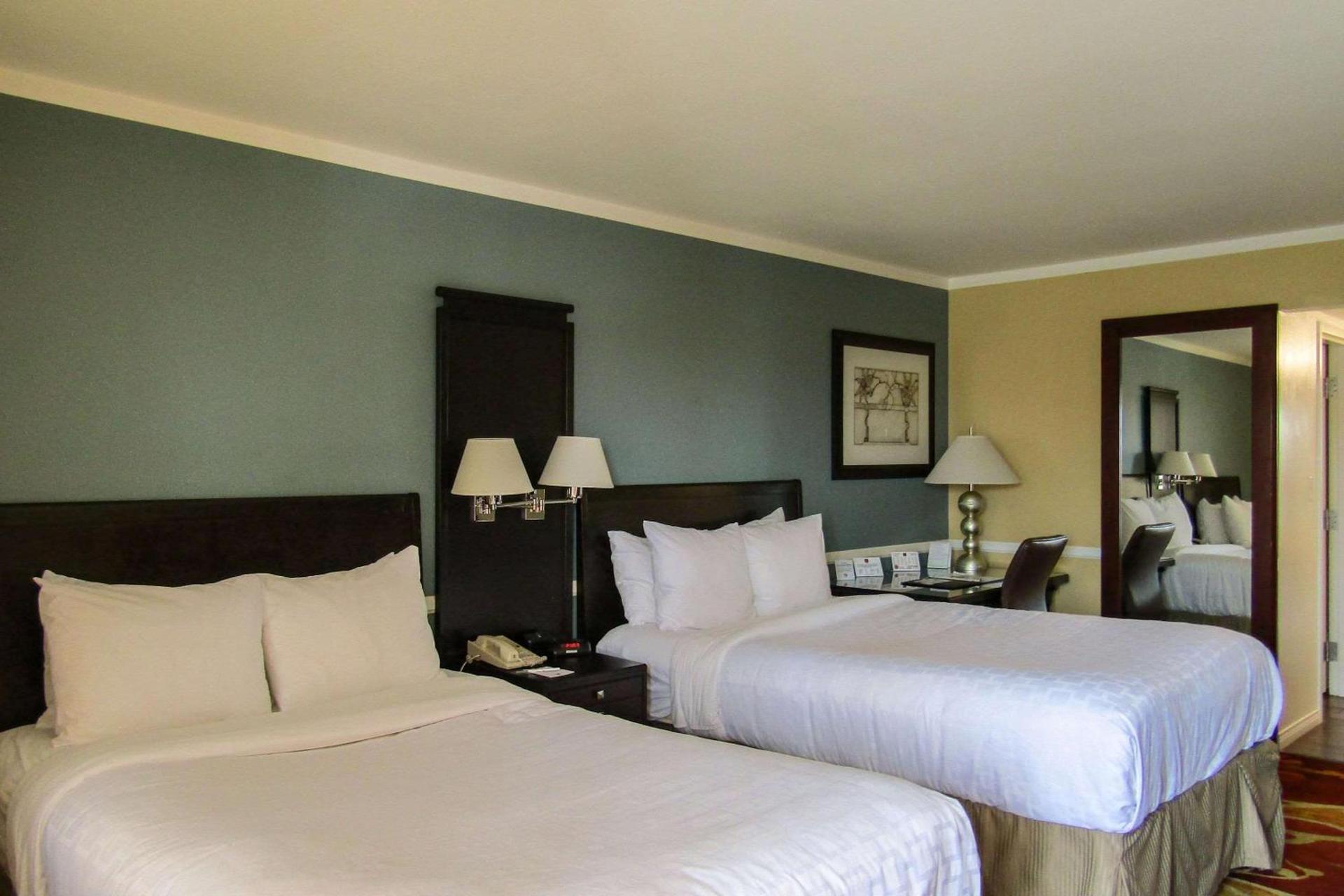 Clarion Inn Near China Lake Naval Station photo 12