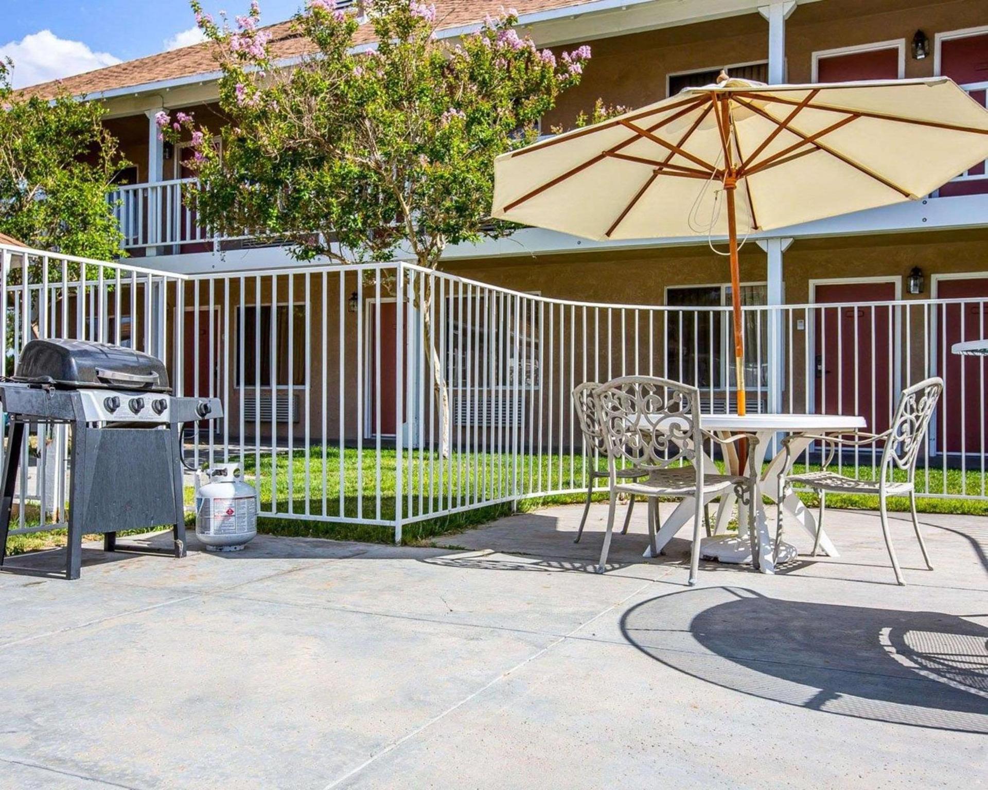Clarion Inn Near China Lake Naval Station photo 15