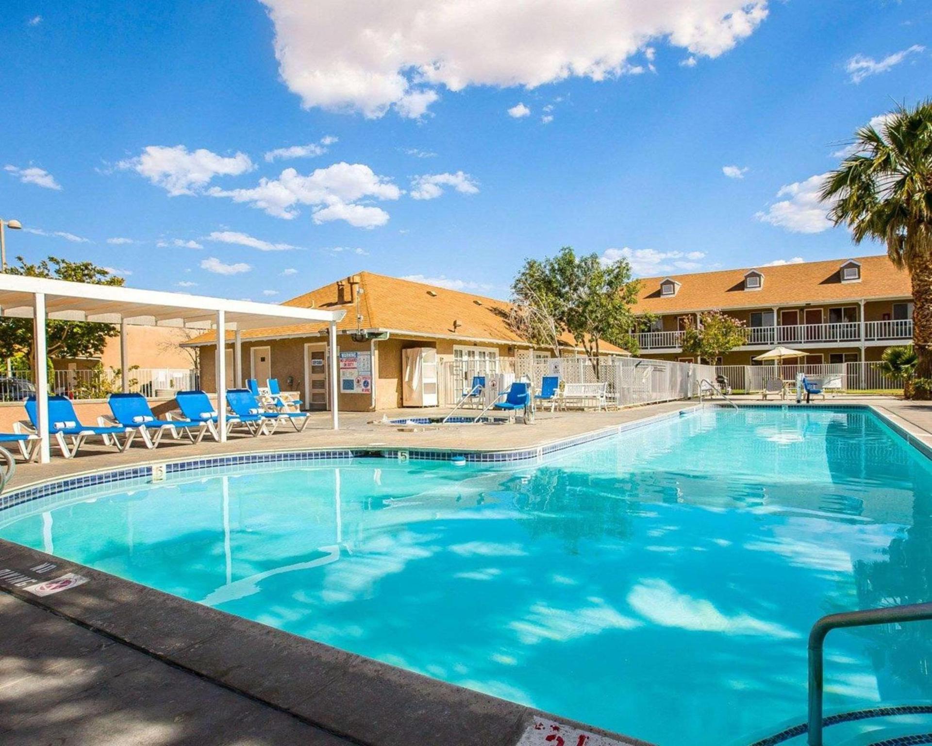 Clarion Inn Near China Lake Naval Station photo 16