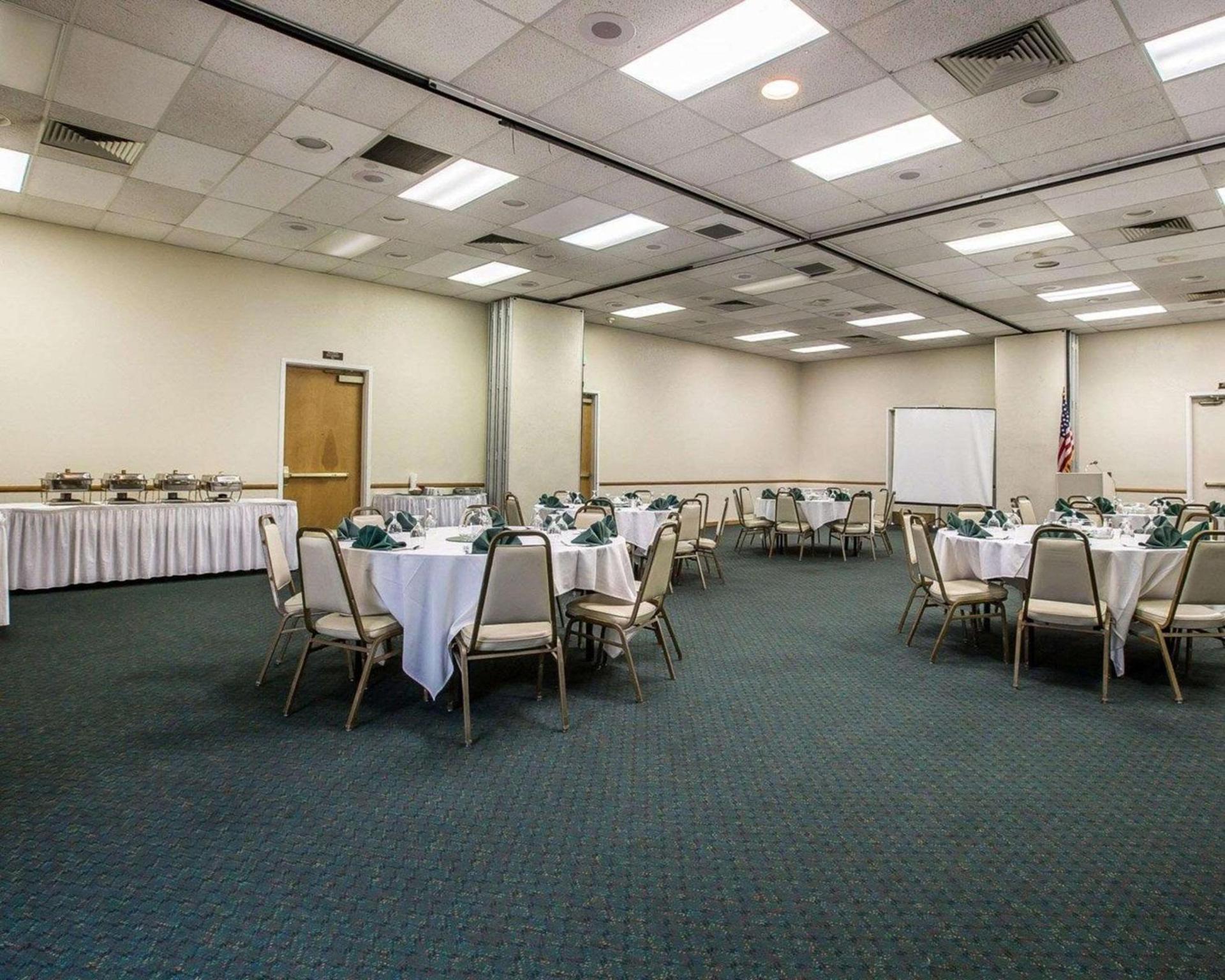 Clarion Inn Near China Lake Naval Station photo 20