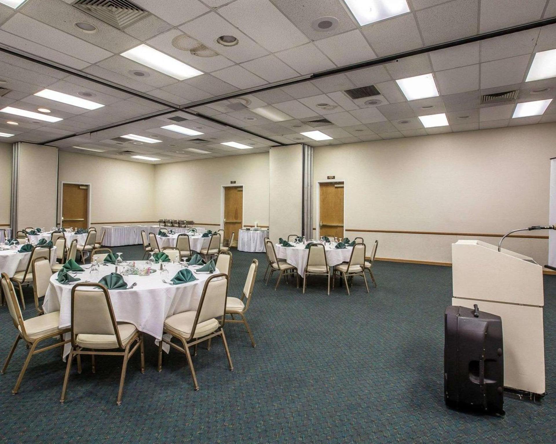 Clarion Inn Near China Lake Naval Station photo 21