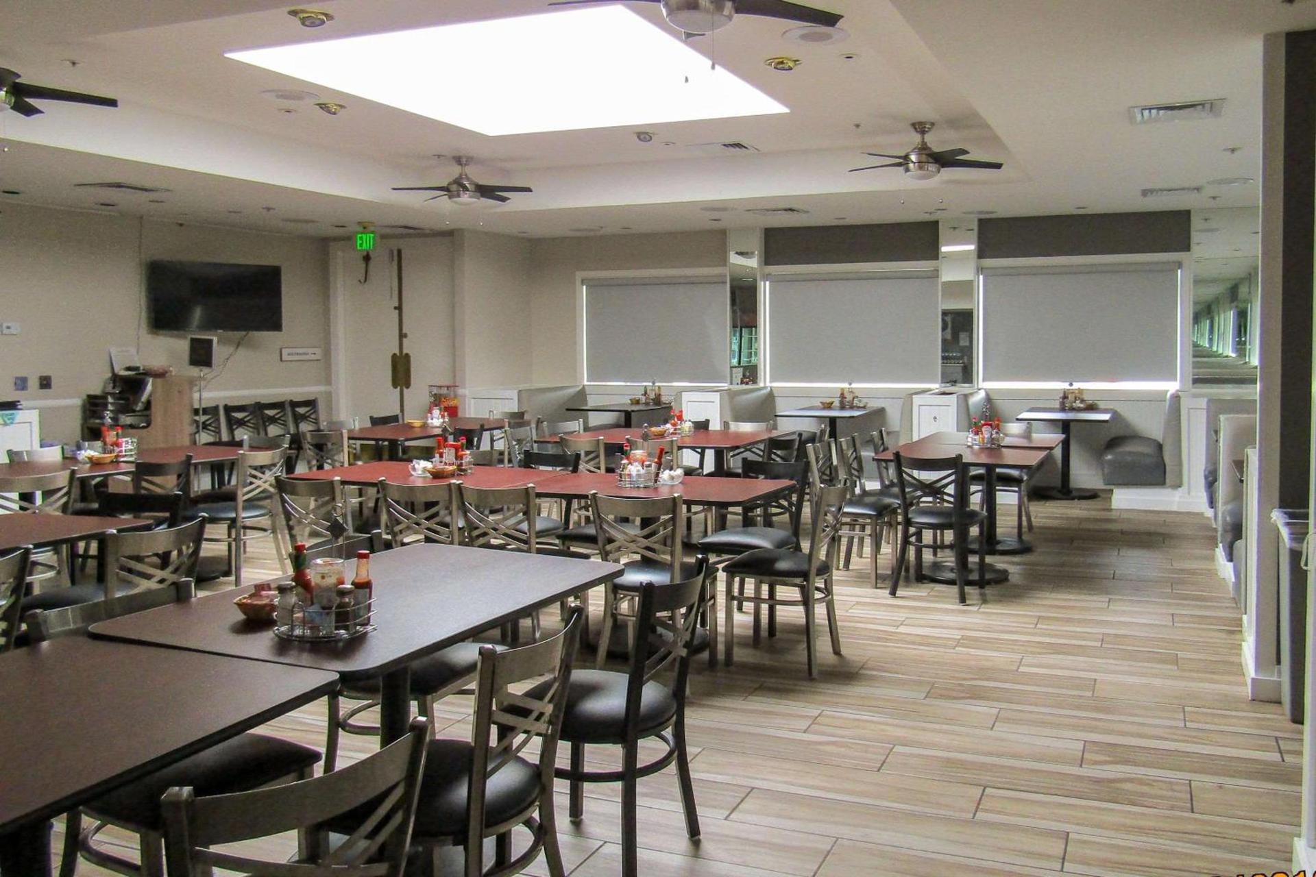 Clarion Inn Near China Lake Naval Station photo 22